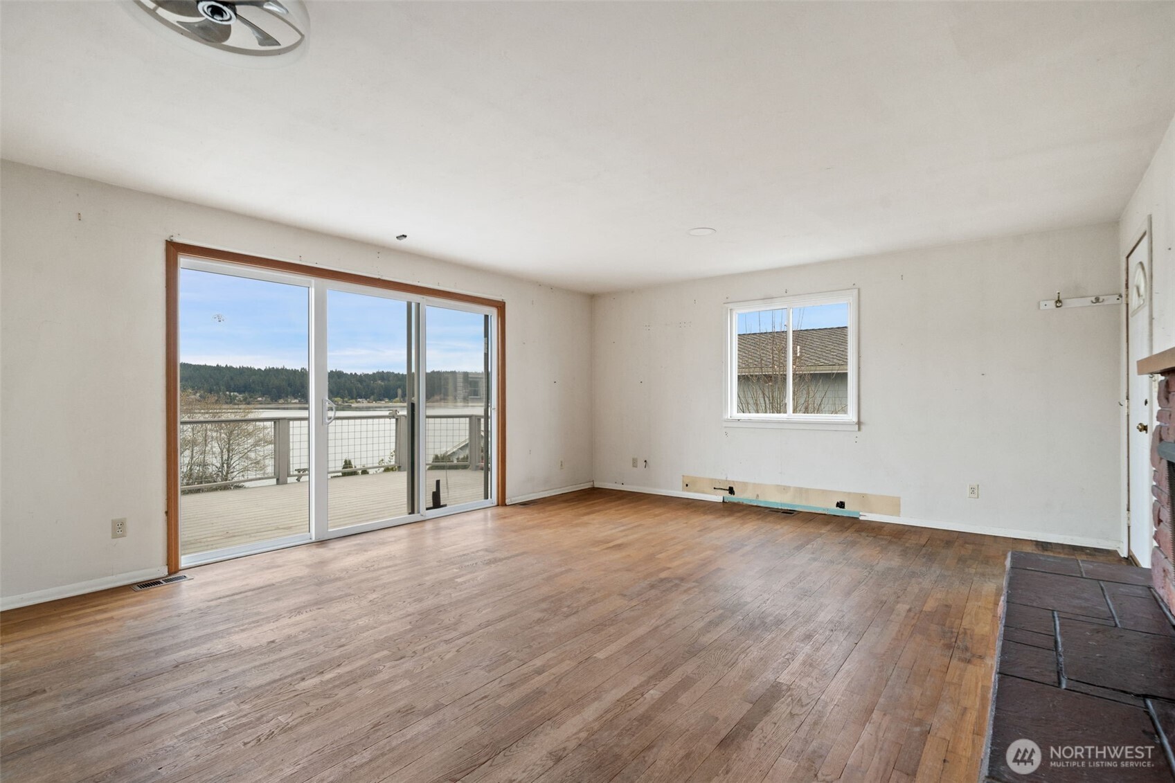 1682 NE Grandview Boulevard