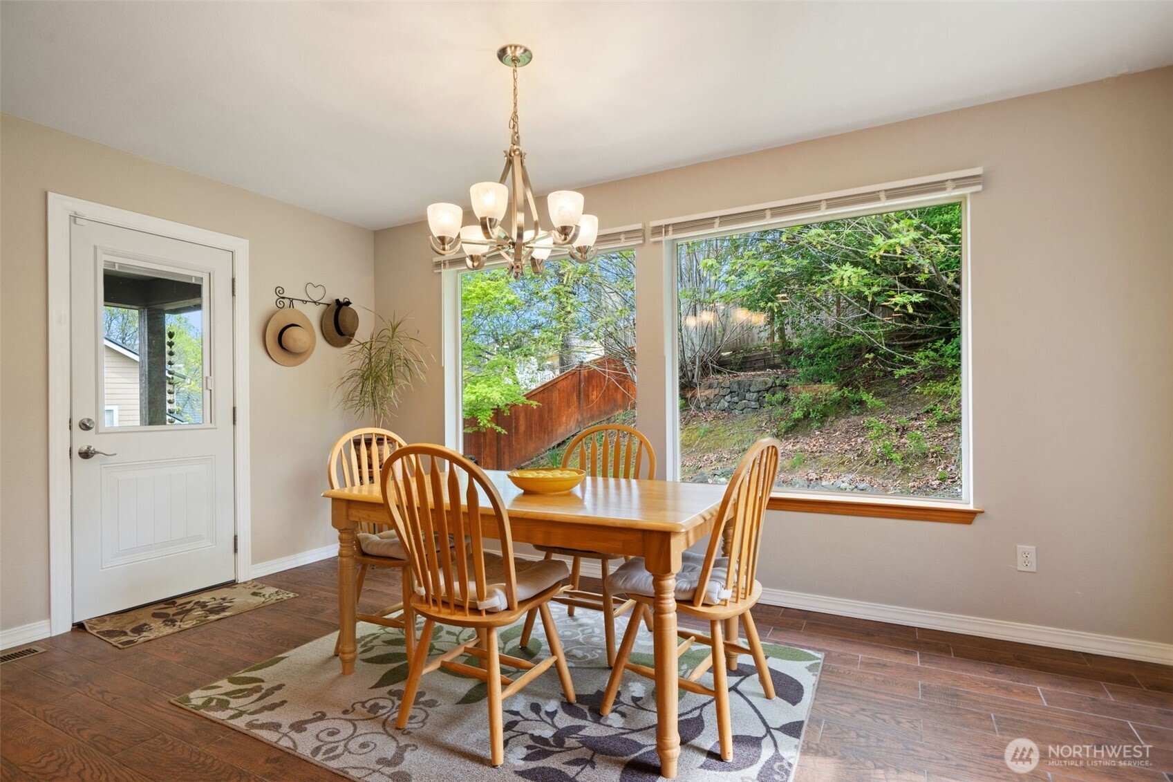 19766 Garnet Court NE