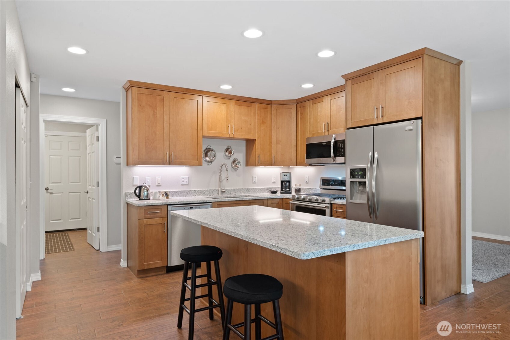 19766 Garnet Court NE