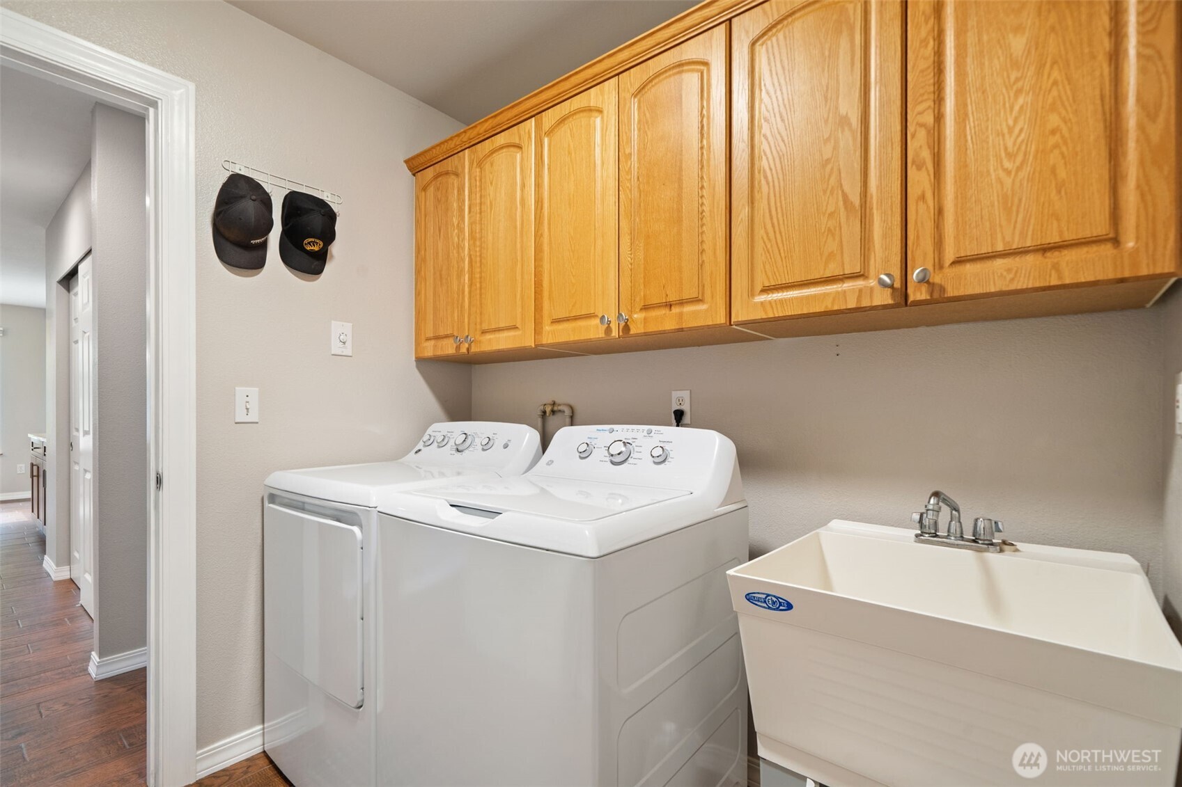 19766 Garnet Court NE