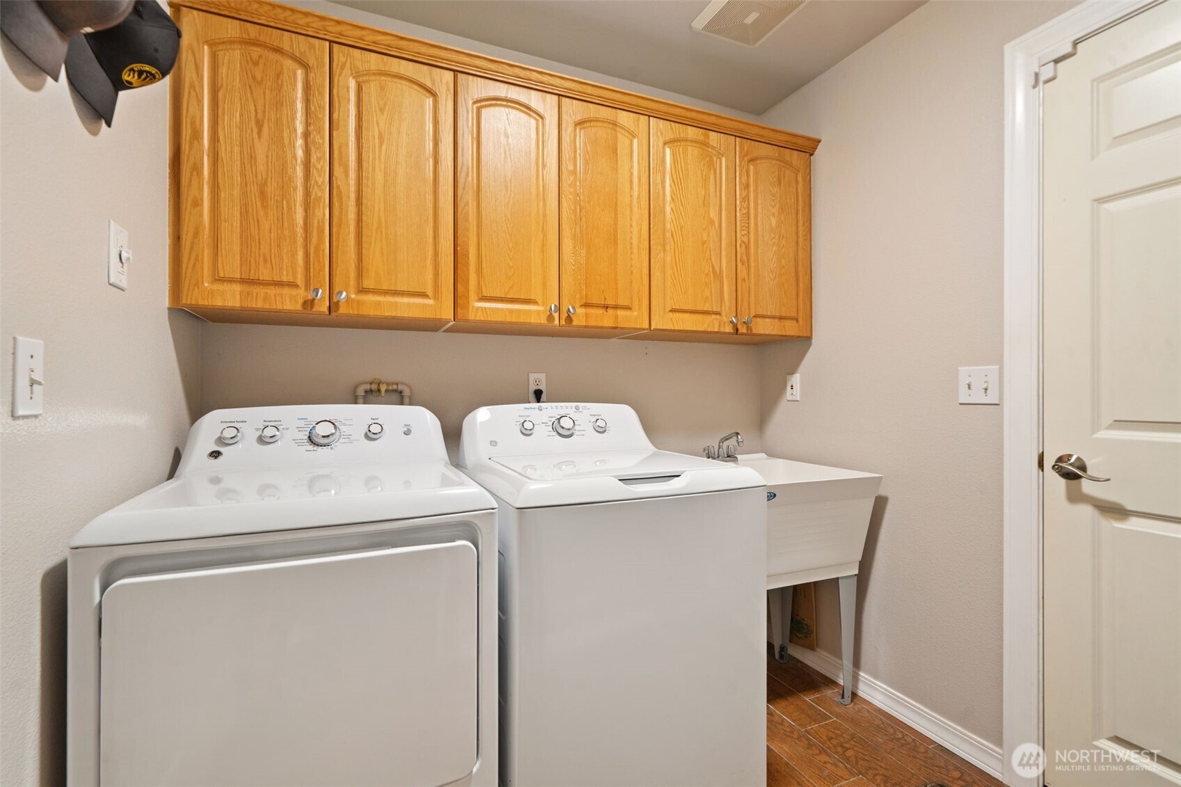 19766 Garnet Court NE