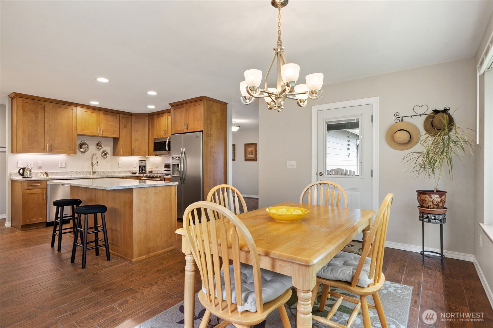 19766 Garnet Court NE