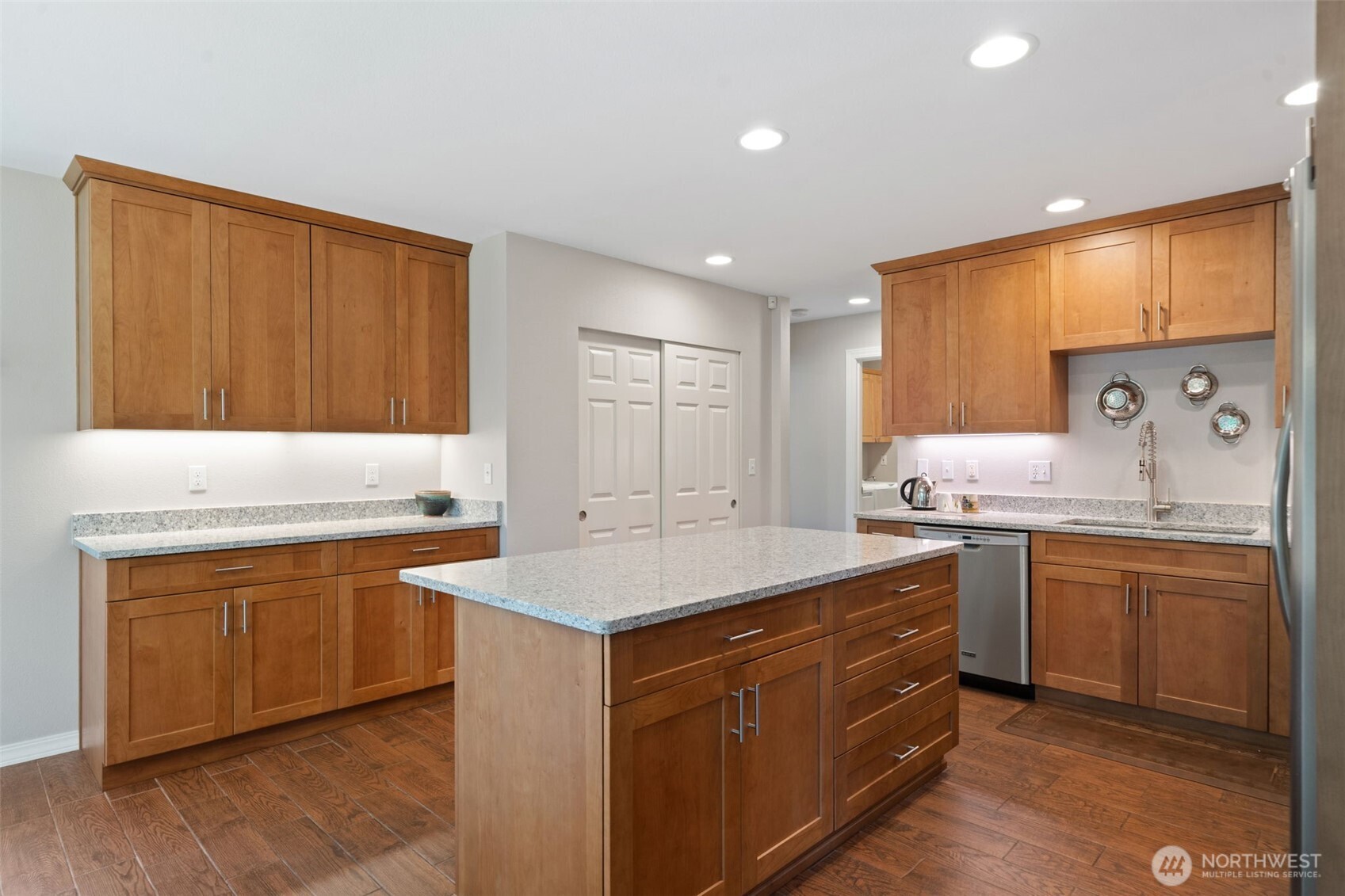 19766 Garnet Court NE