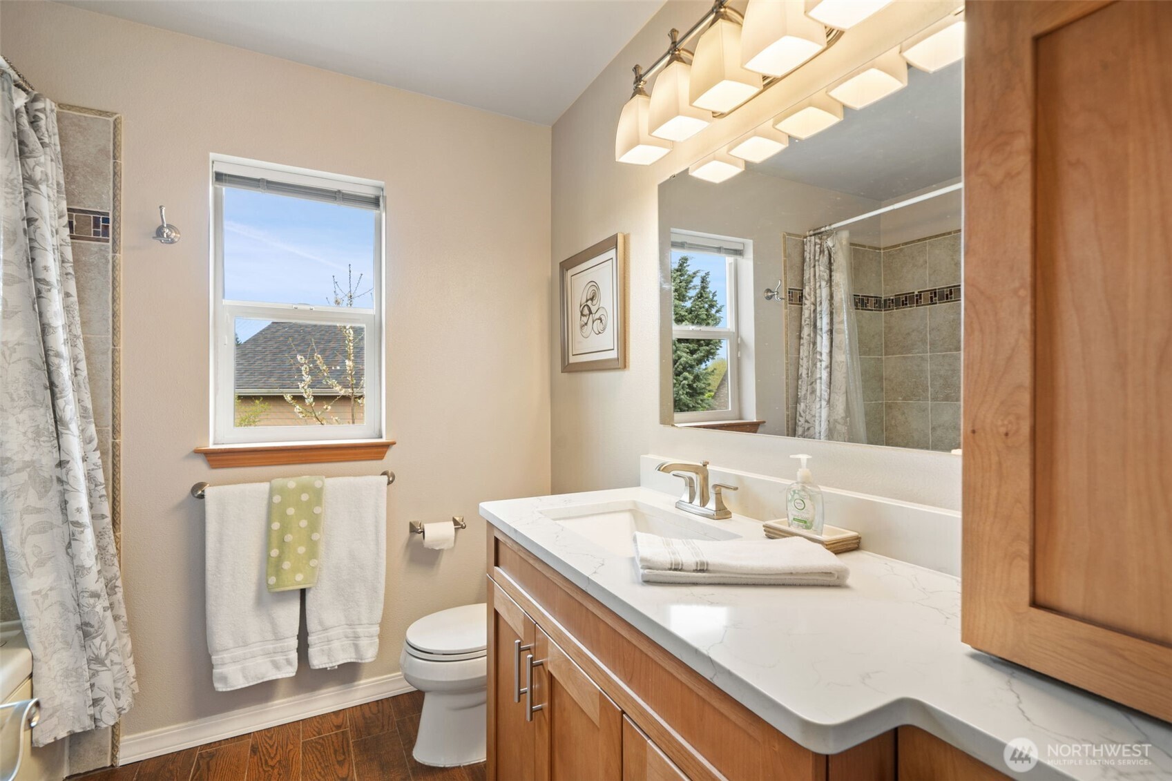 19766 Garnet Court NE