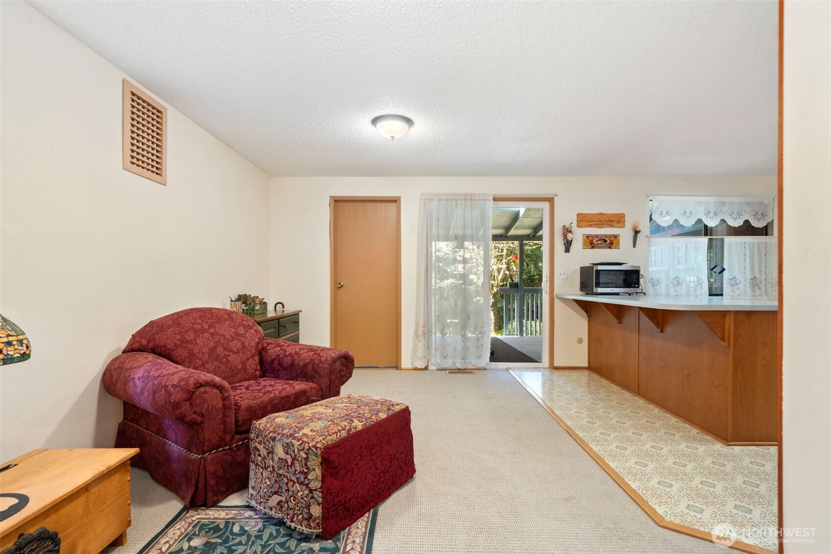 5496 NE Laura Loop