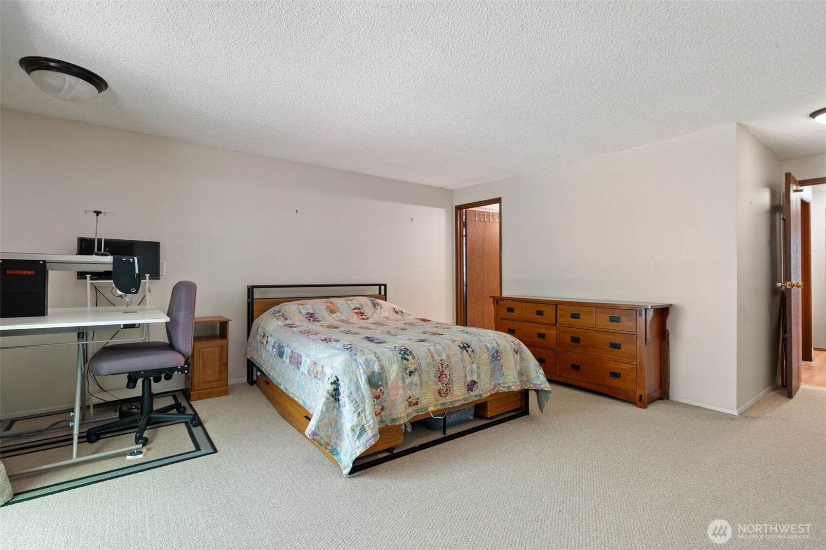 5496 NE Laura Loop