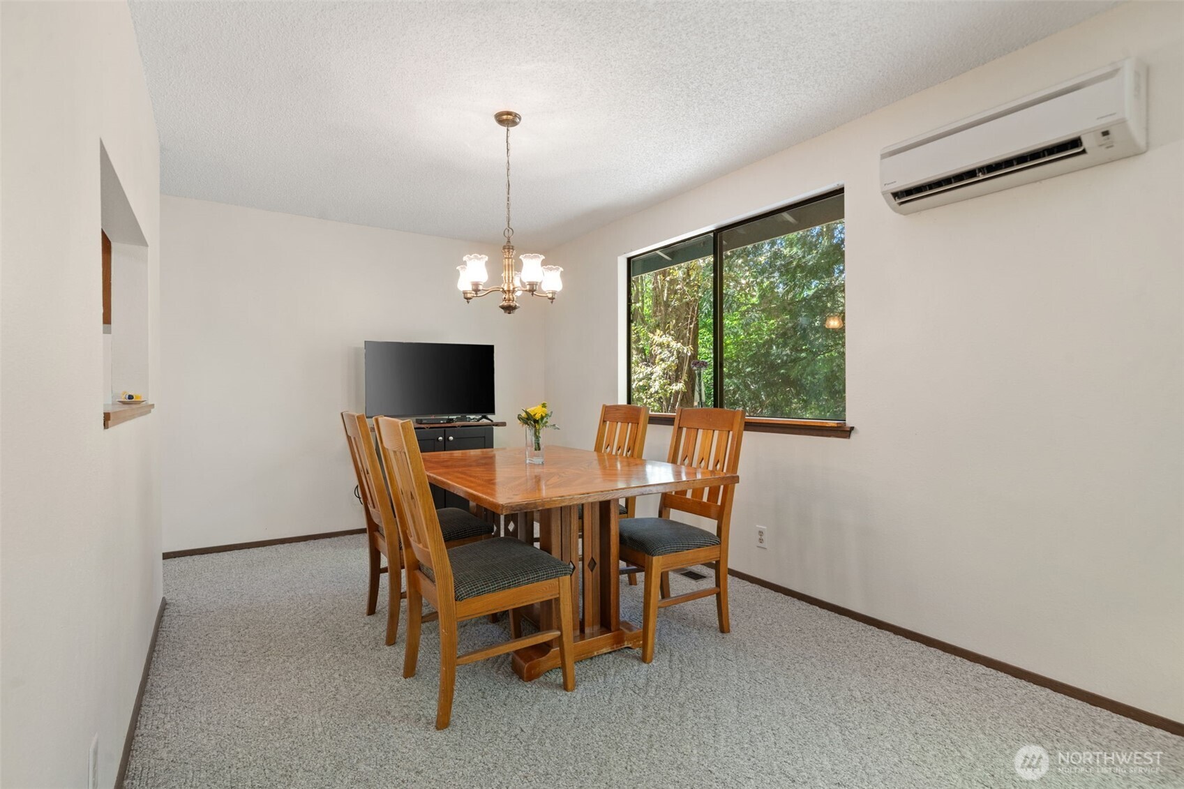 5496 NE Laura Loop