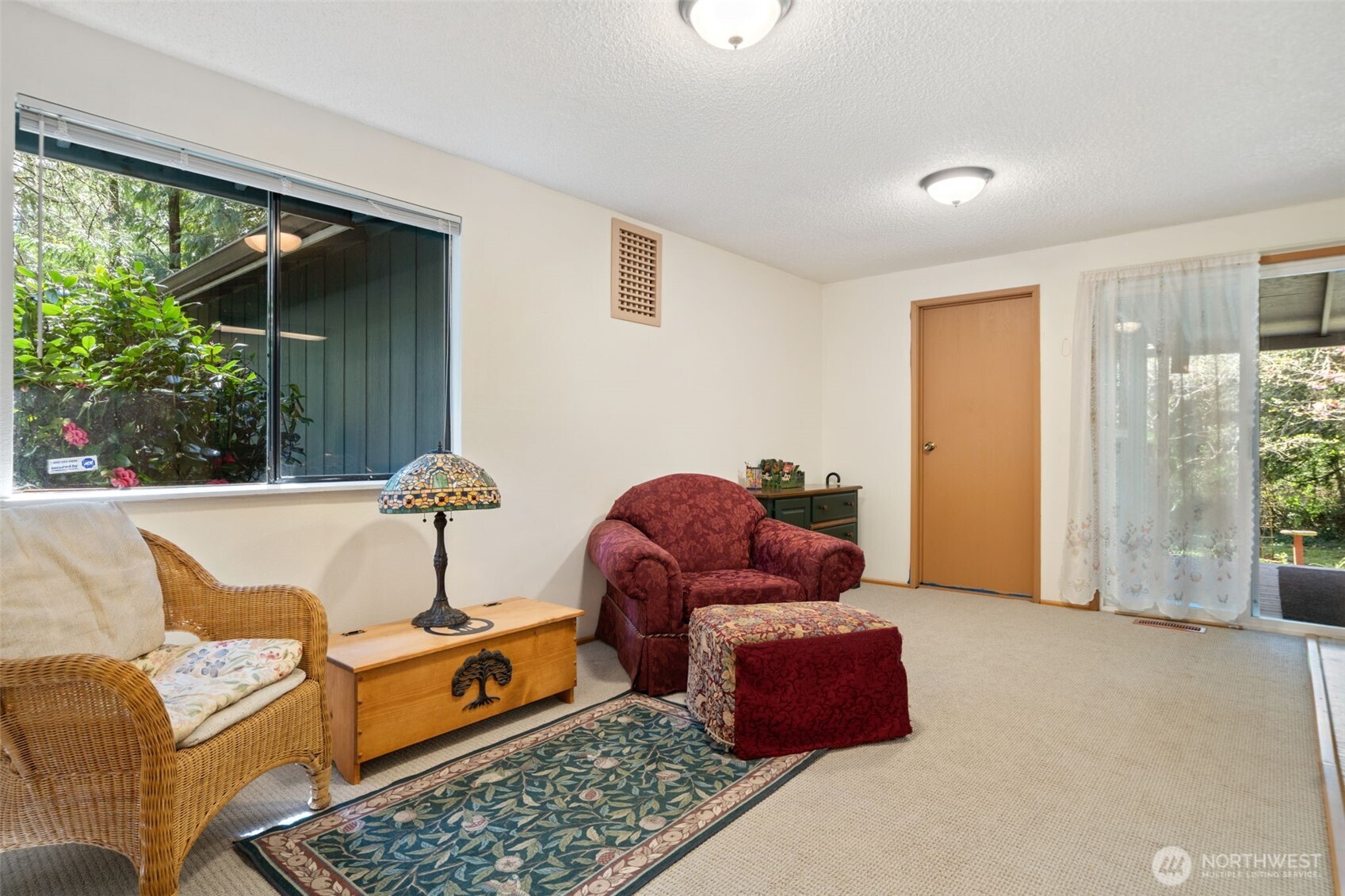 5496 NE Laura Loop