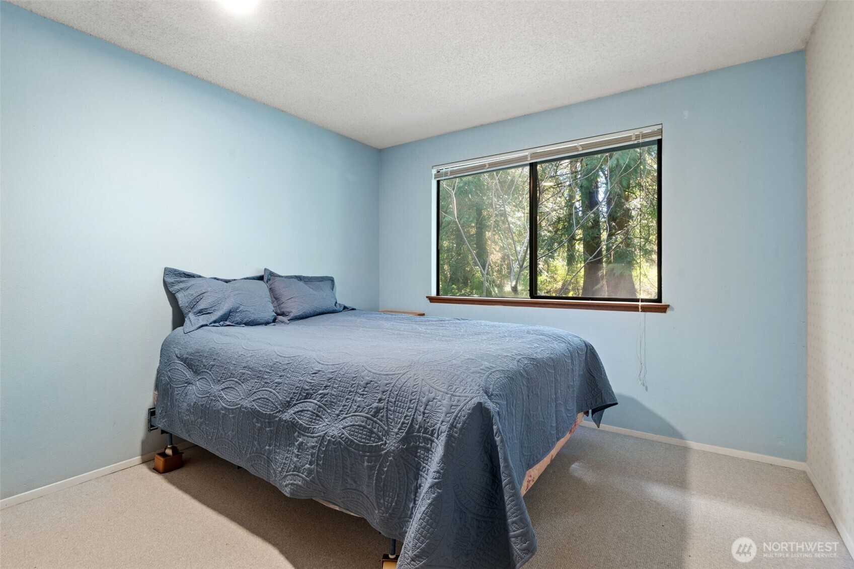 5496 NE Laura Loop