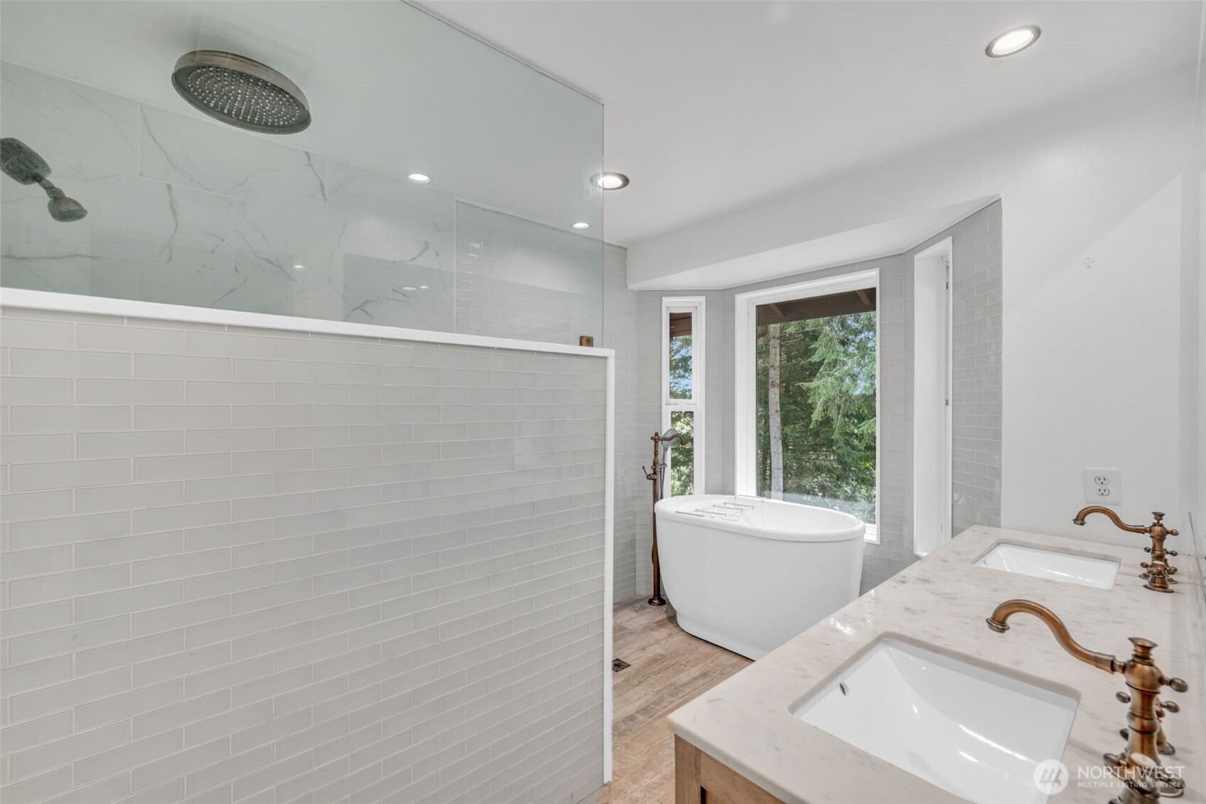 1038 NE Blue Ridge Drive