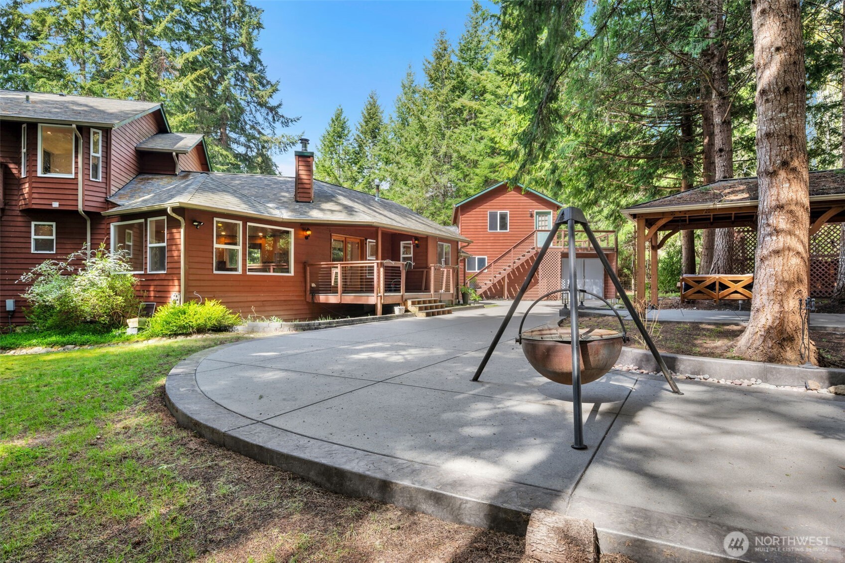 1038 NE Blue Ridge Drive