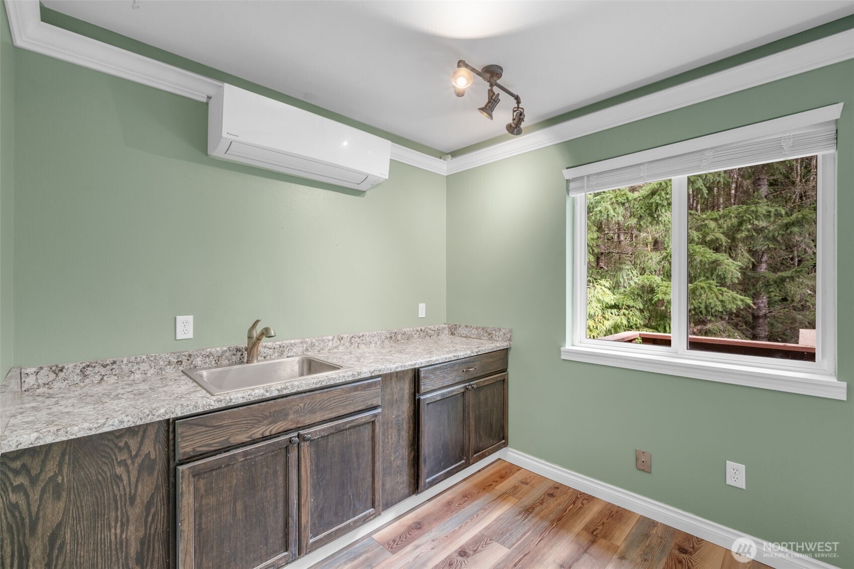 1038 NE Blue Ridge Drive