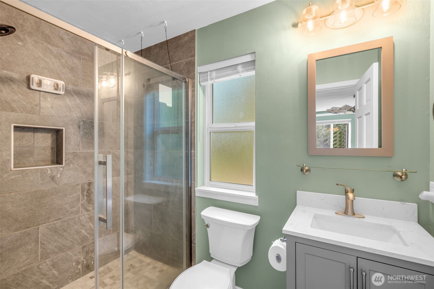 1038 NE Blue Ridge Drive