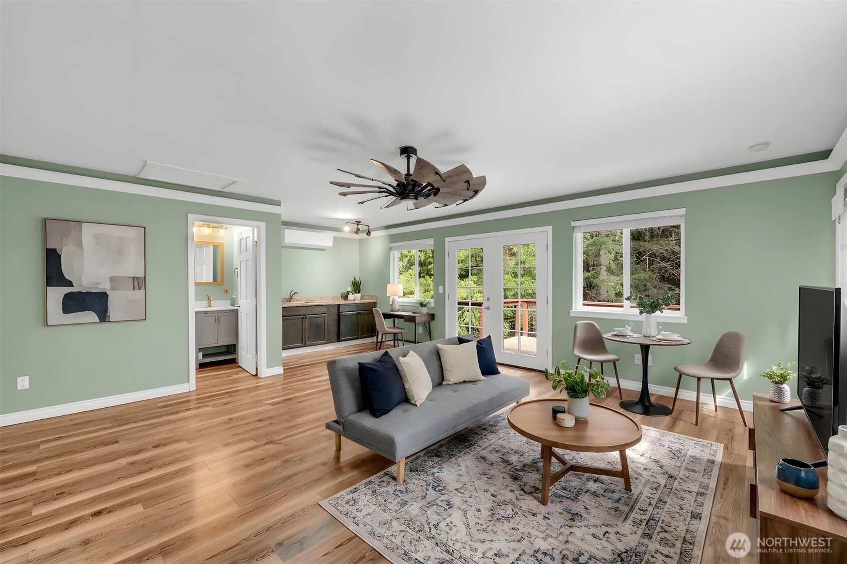 1038 NE Blue Ridge Drive