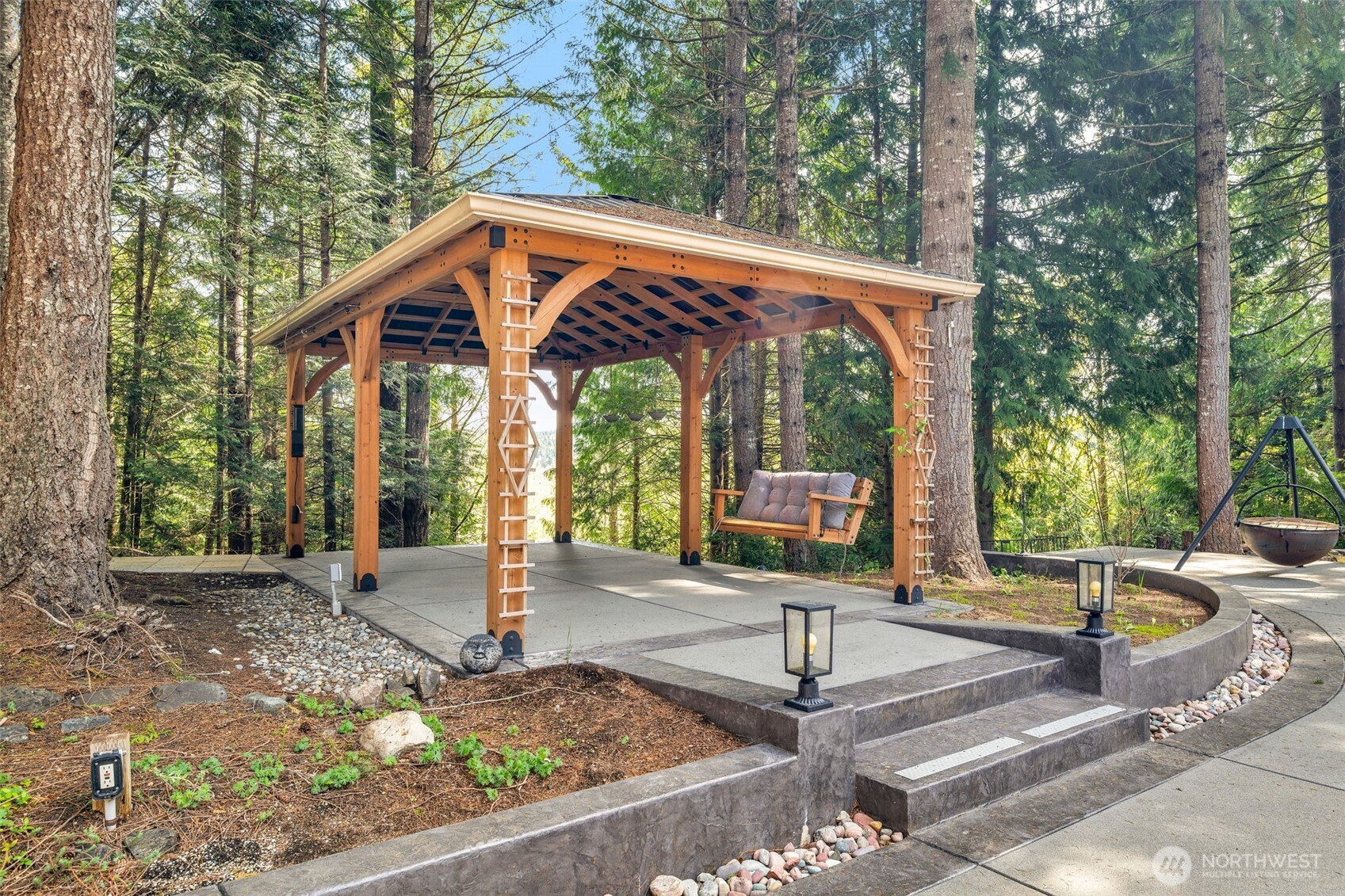 1038 NE Blue Ridge Drive