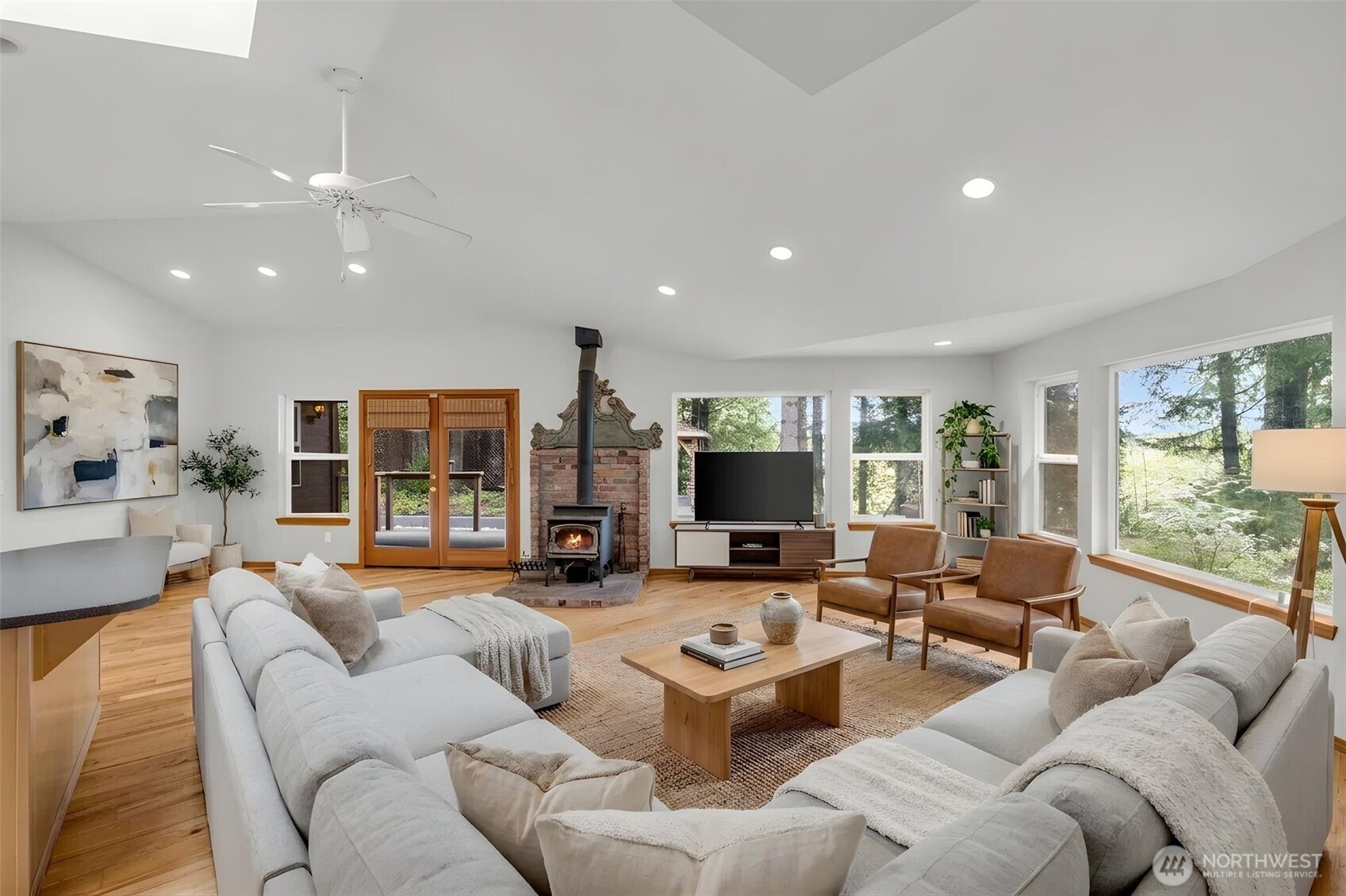 1038 NE Blue Ridge Drive