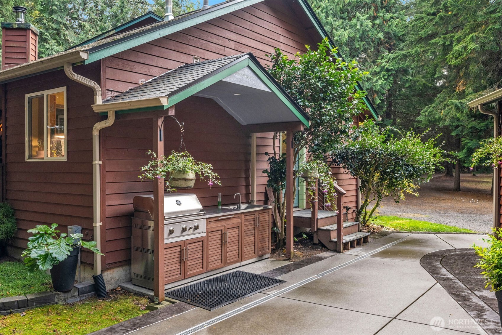 1038 NE Blue Ridge Drive