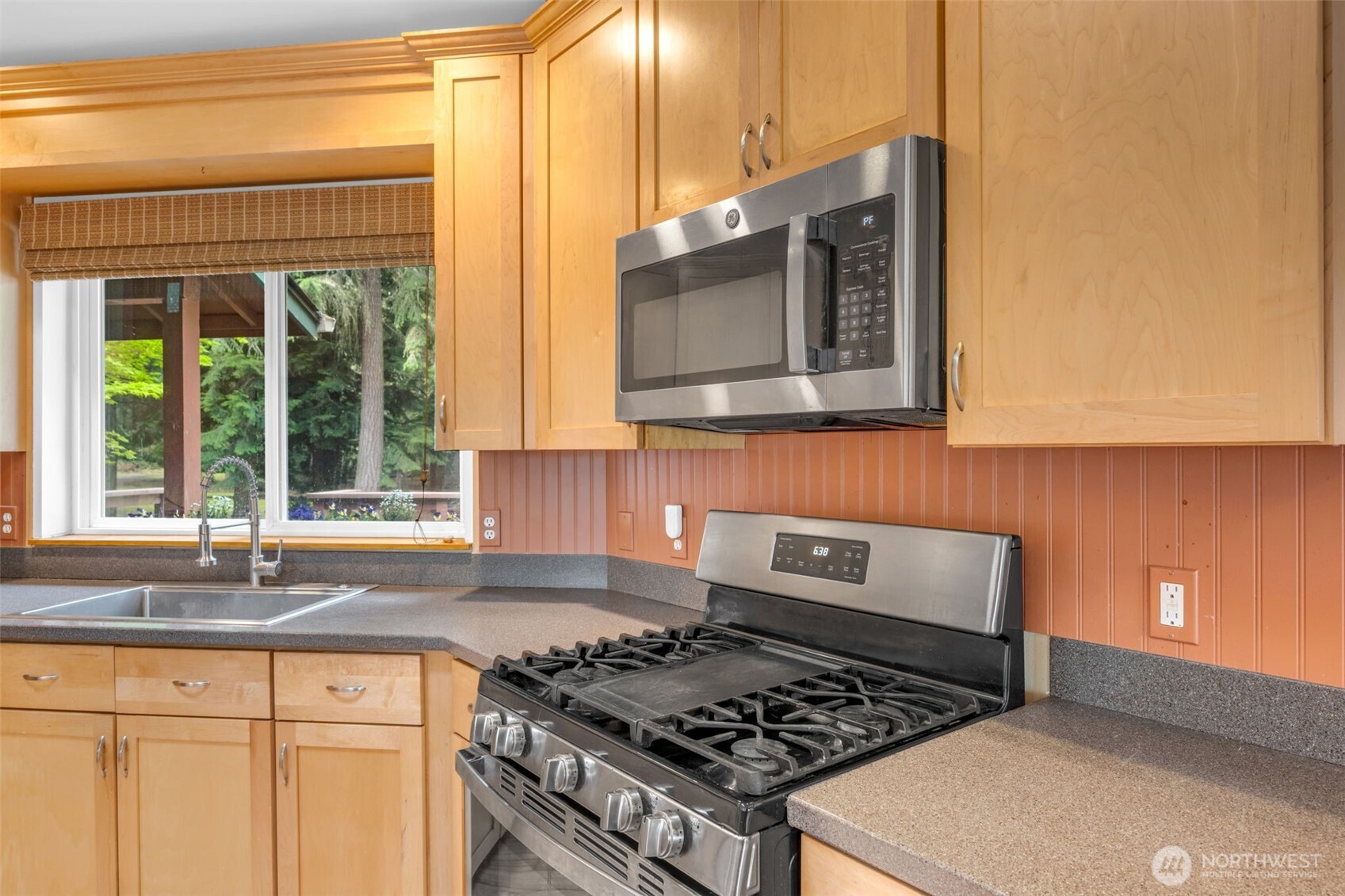 1038 NE Blue Ridge Drive