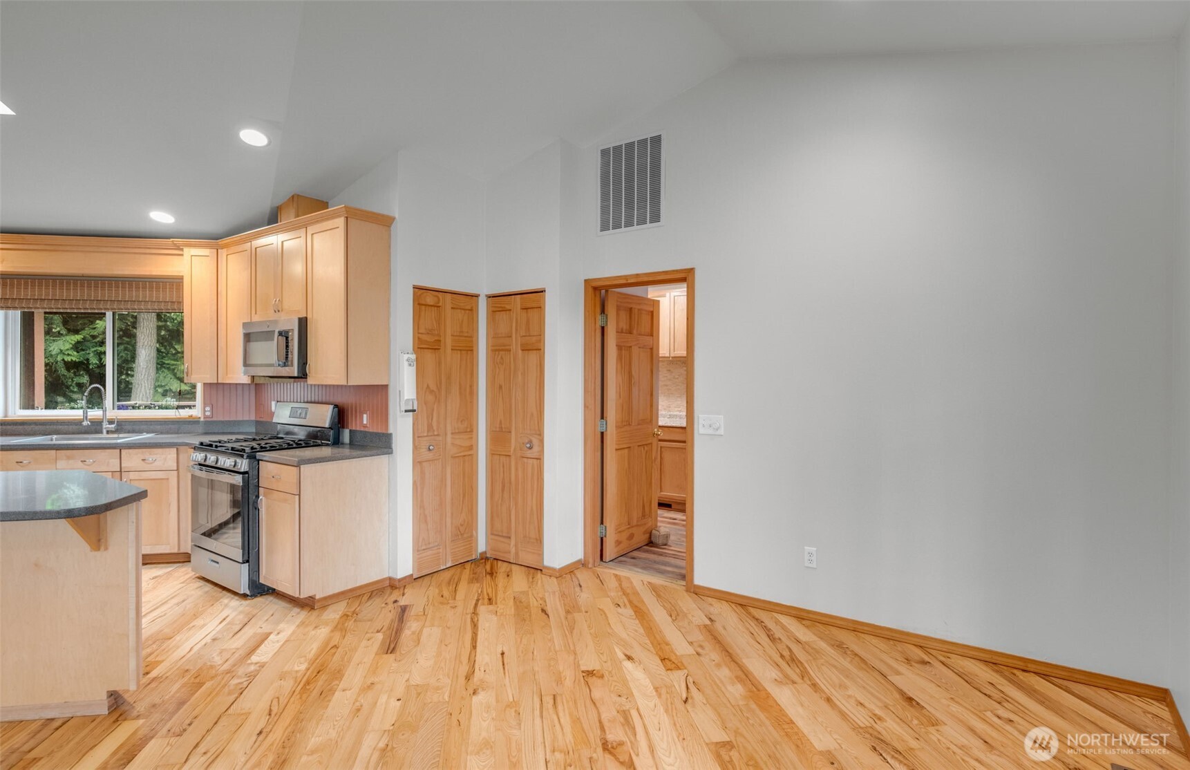 1038 NE Blue Ridge Drive