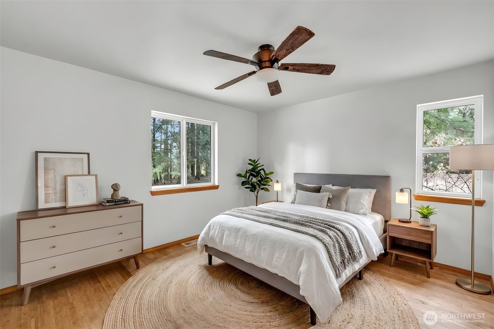 1038 NE Blue Ridge Drive