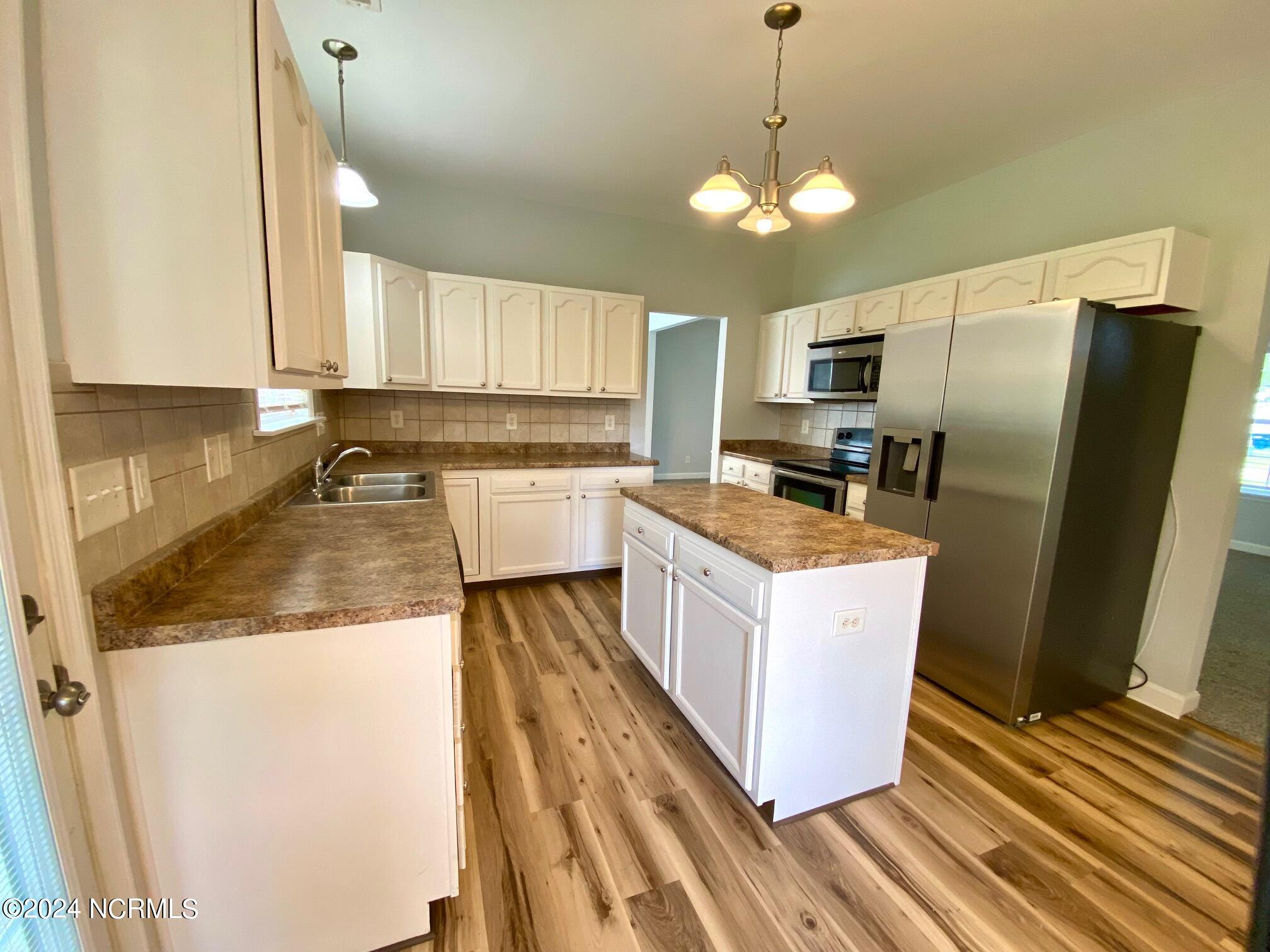 502 Pearl Valley Court