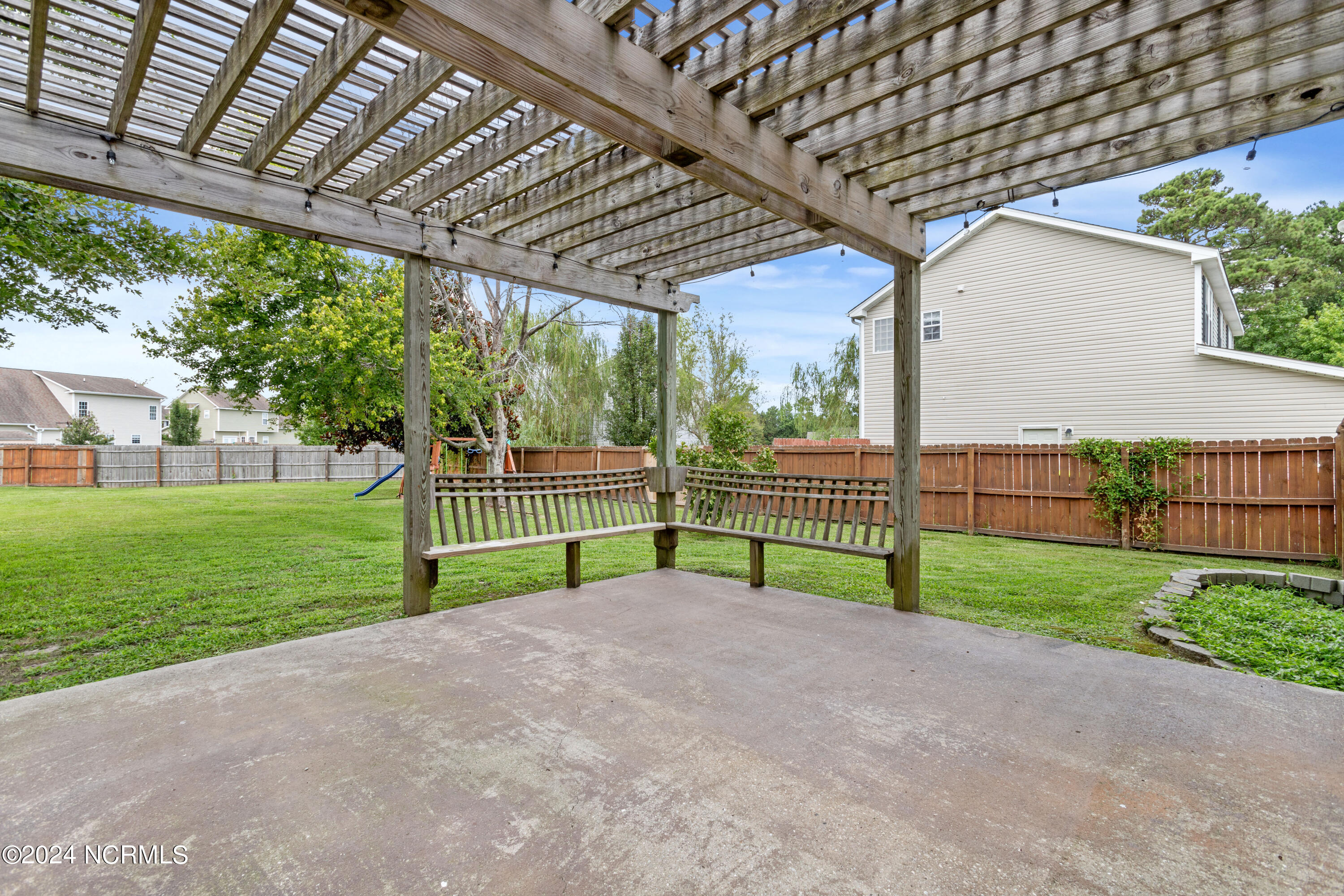 502 Pearl Valley Court