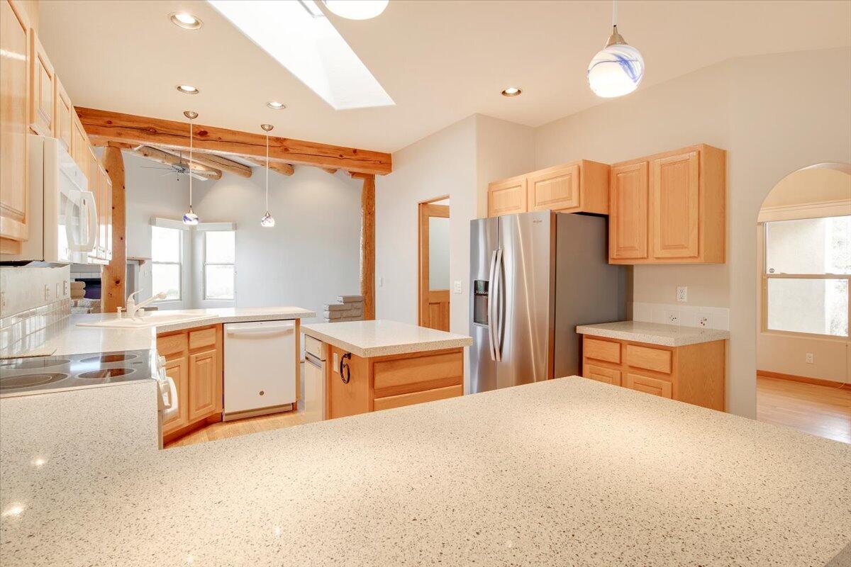 12905 THOMTE Road NE