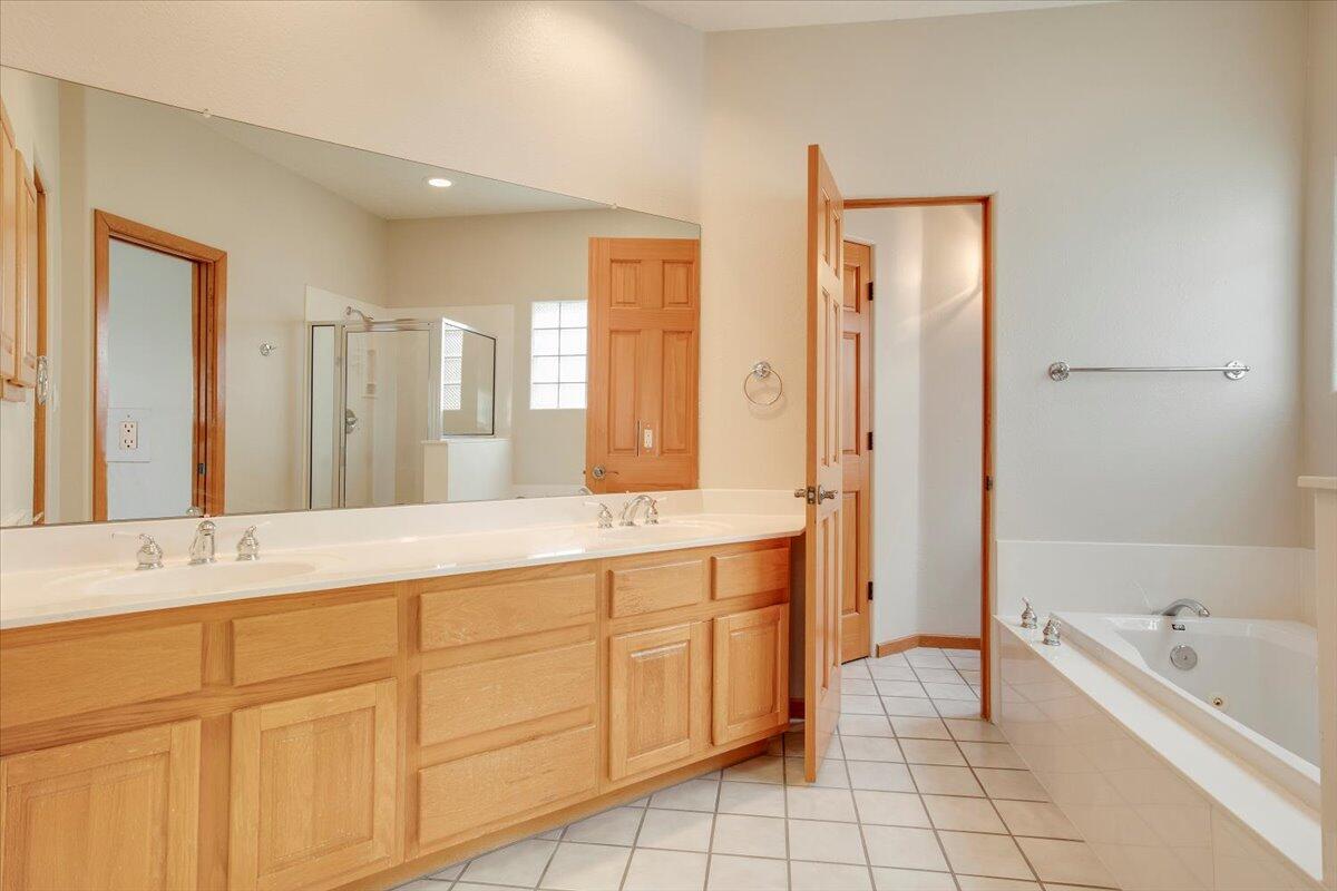 12905 THOMTE Road NE