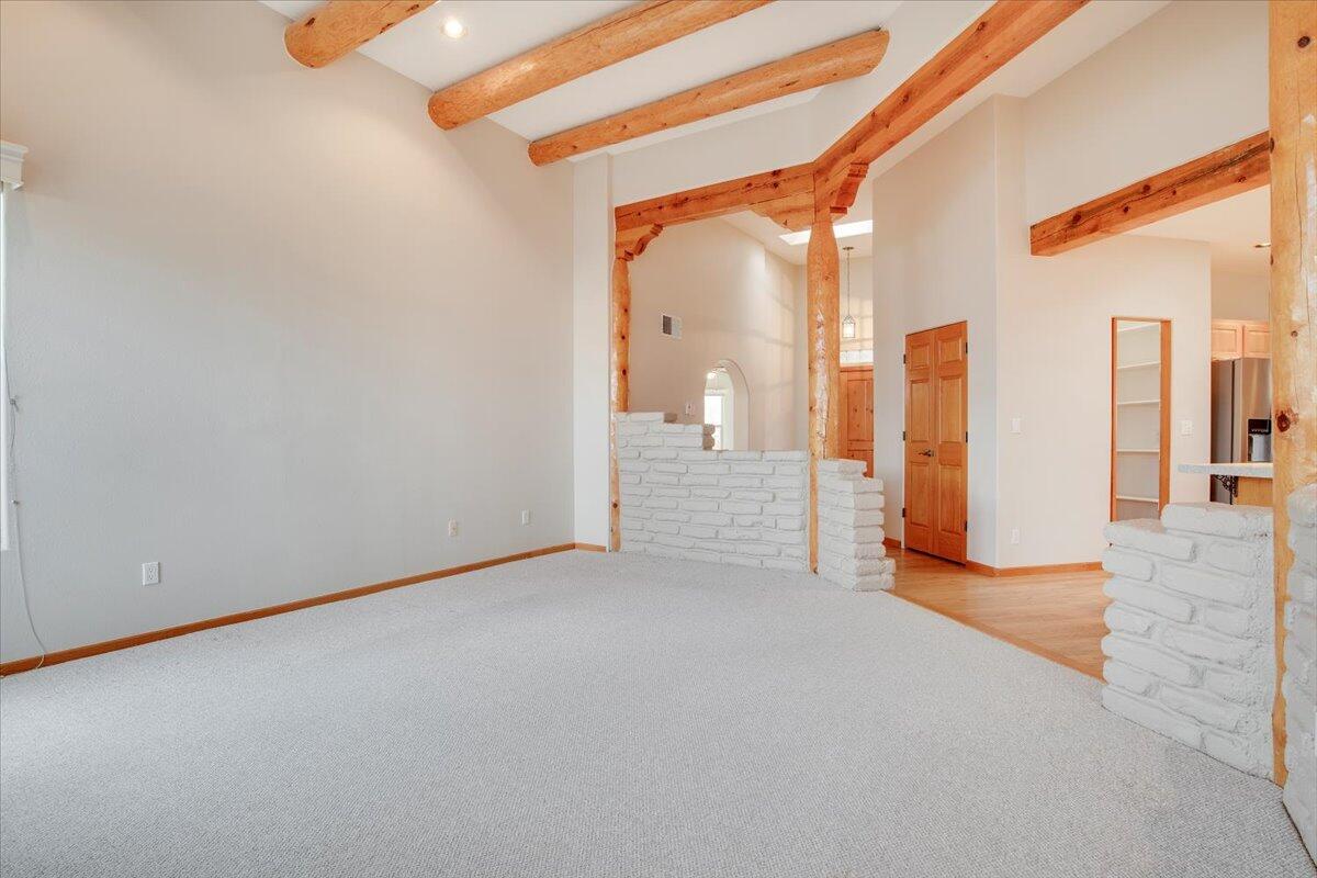 12905 THOMTE Road NE