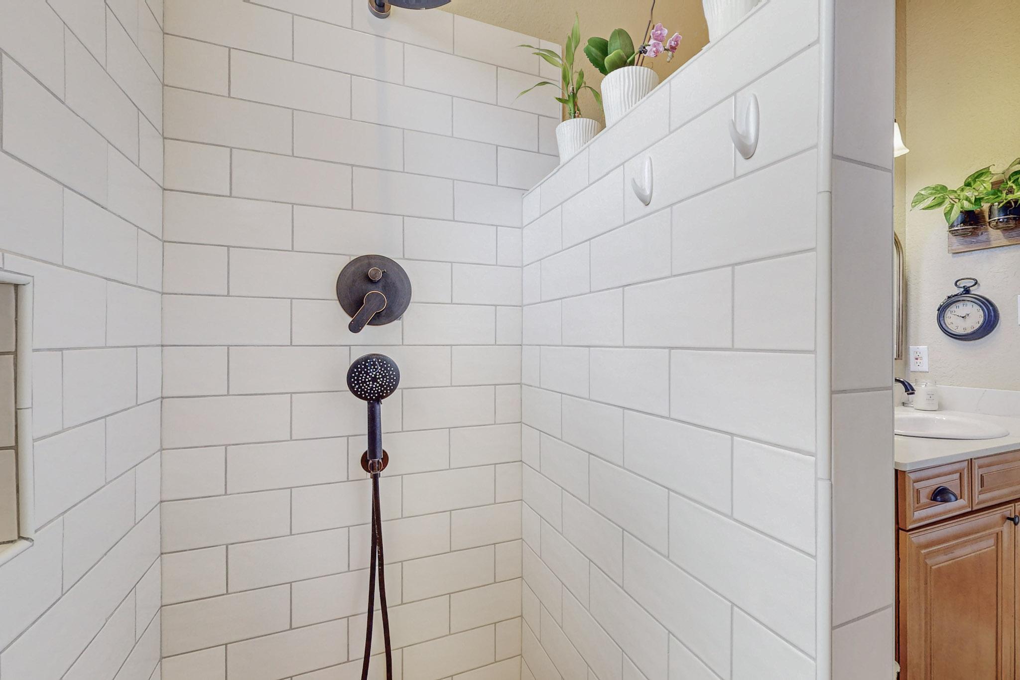 11205 Oakland Avenue NE