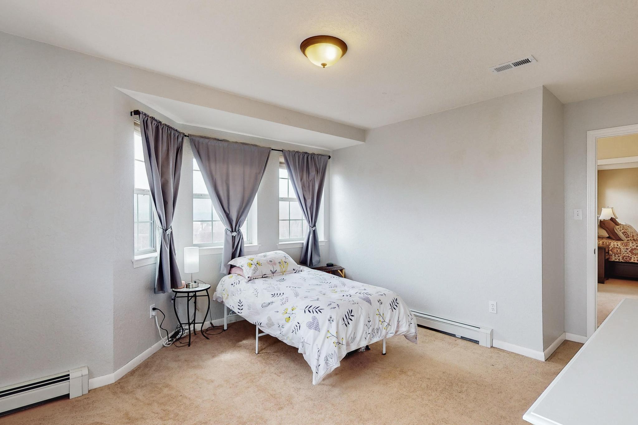 11205 Oakland Avenue NE