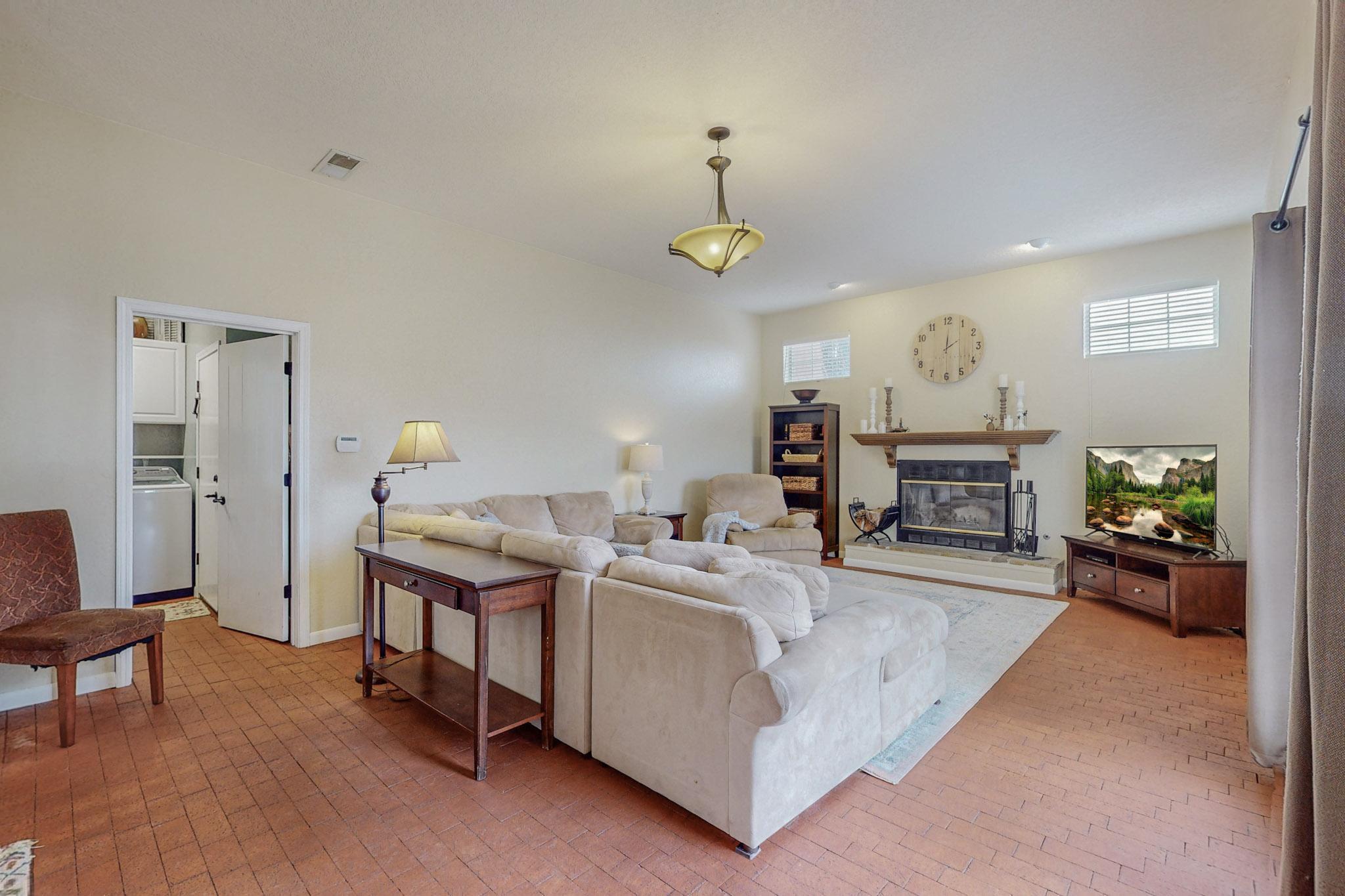 11205 Oakland Avenue NE