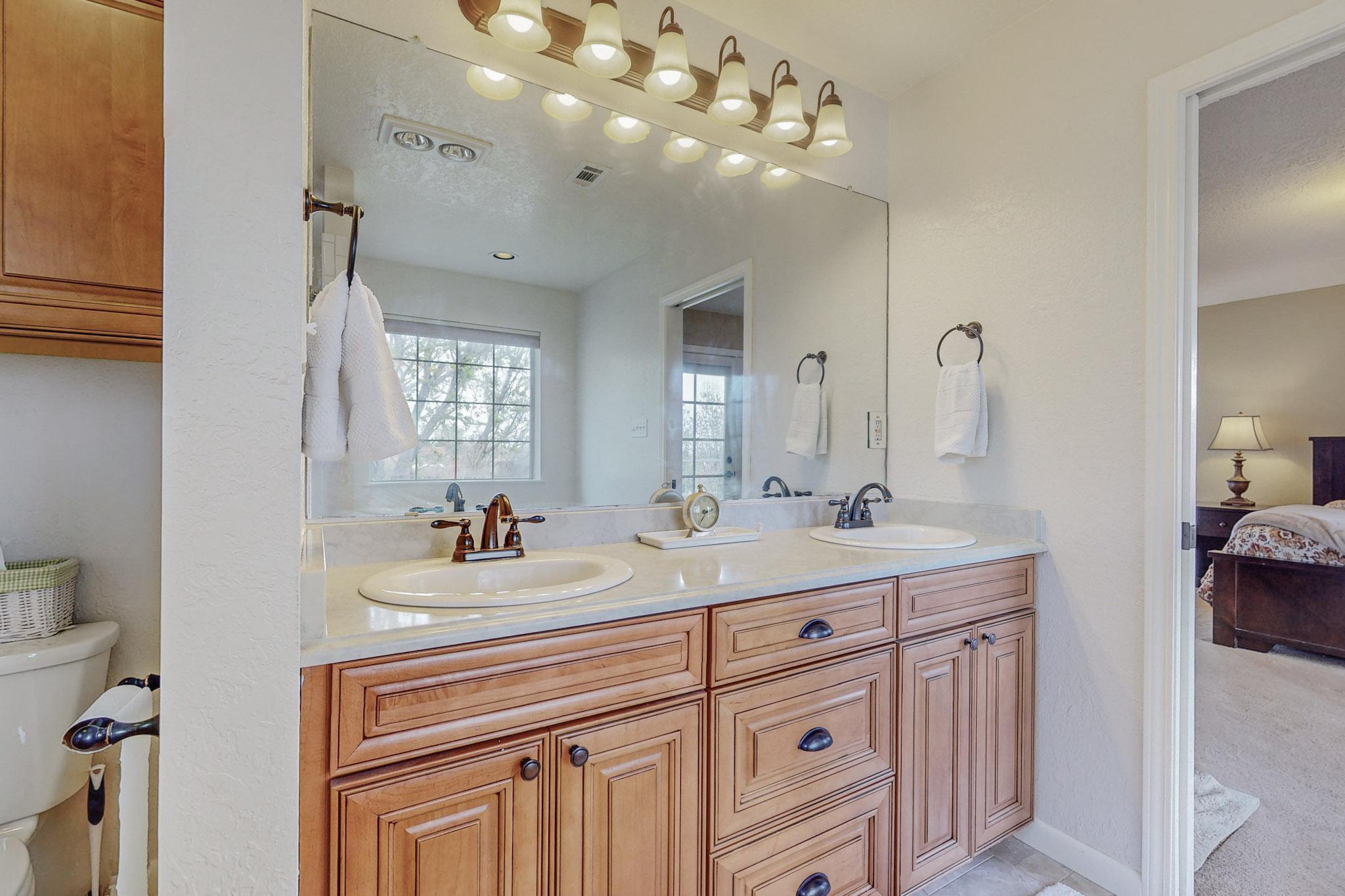 11205 Oakland Avenue NE