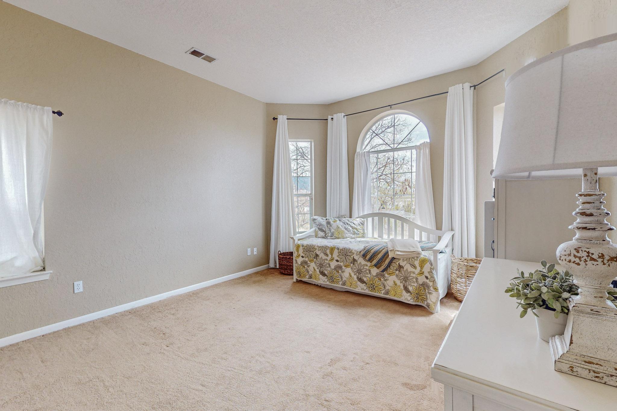 11205 Oakland Avenue NE