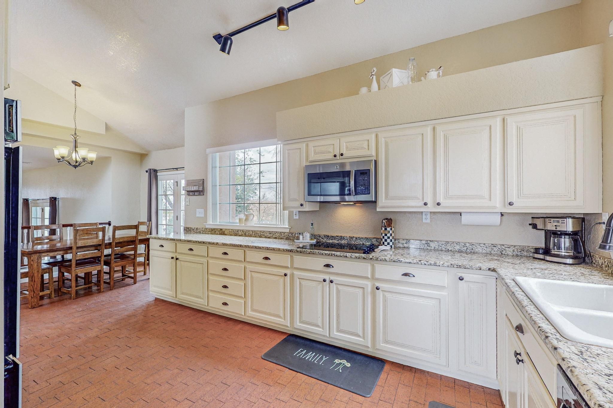 11205 Oakland Avenue NE