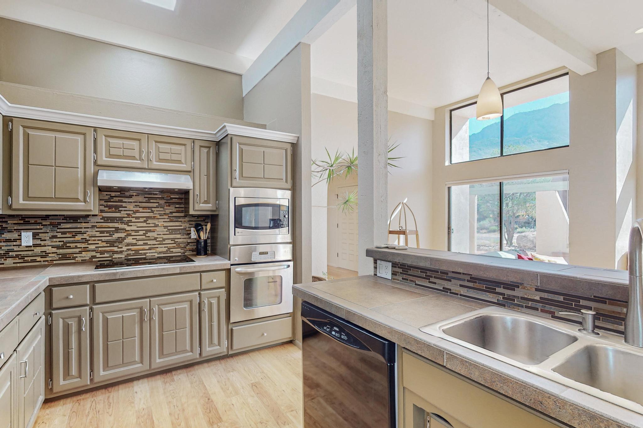 726 Tramway Vista Place NE 4