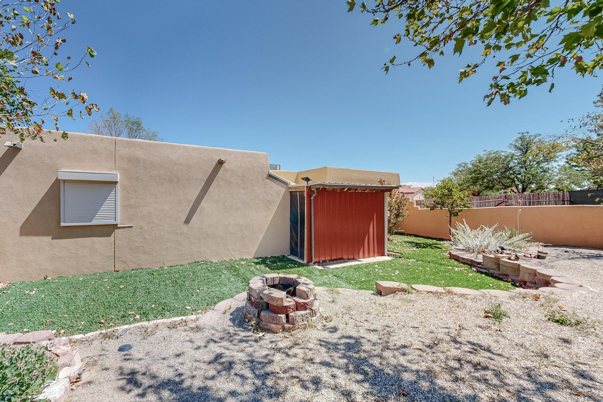 1039 W MEADOWLARK Lane