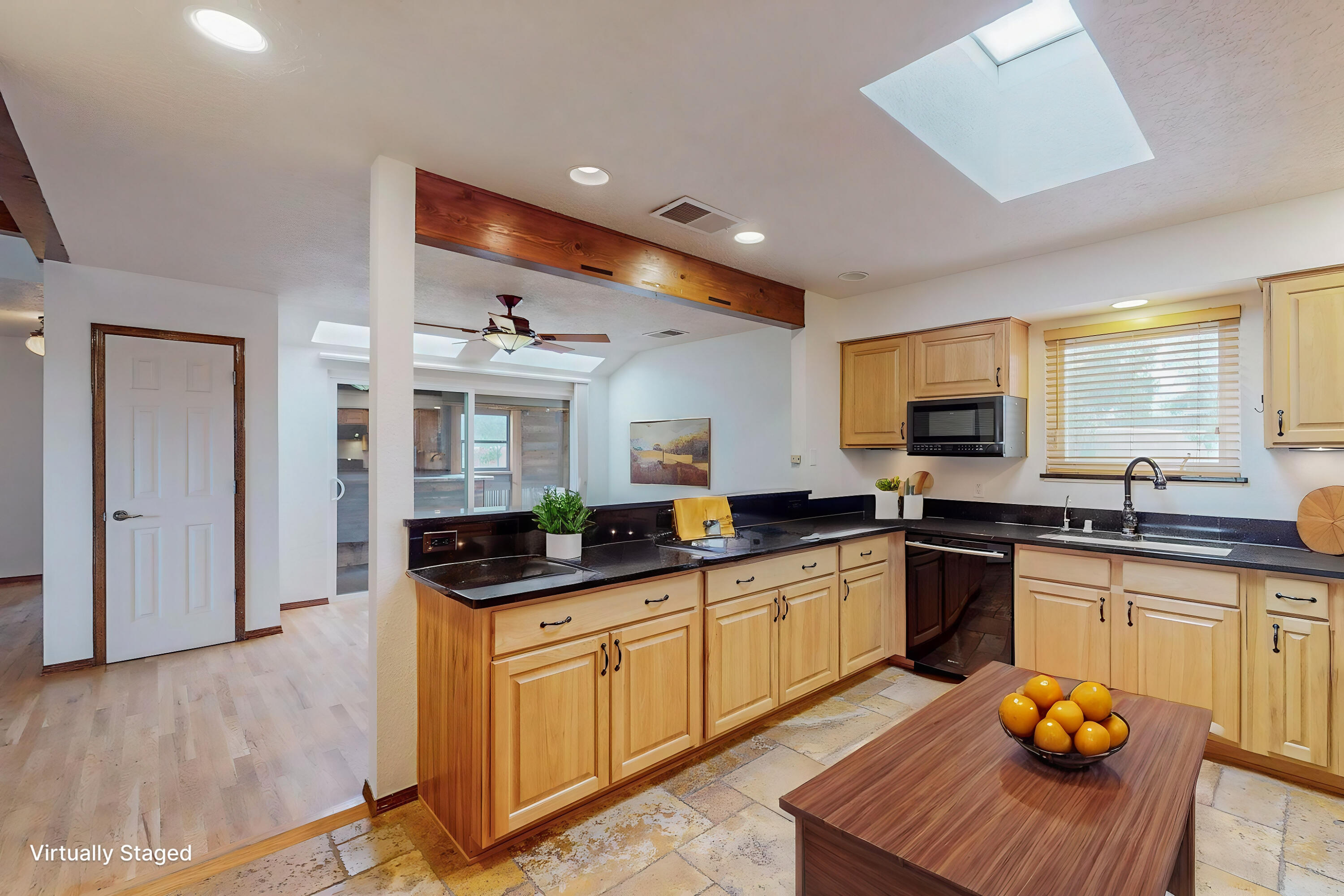 1039 W MEADOWLARK Lane