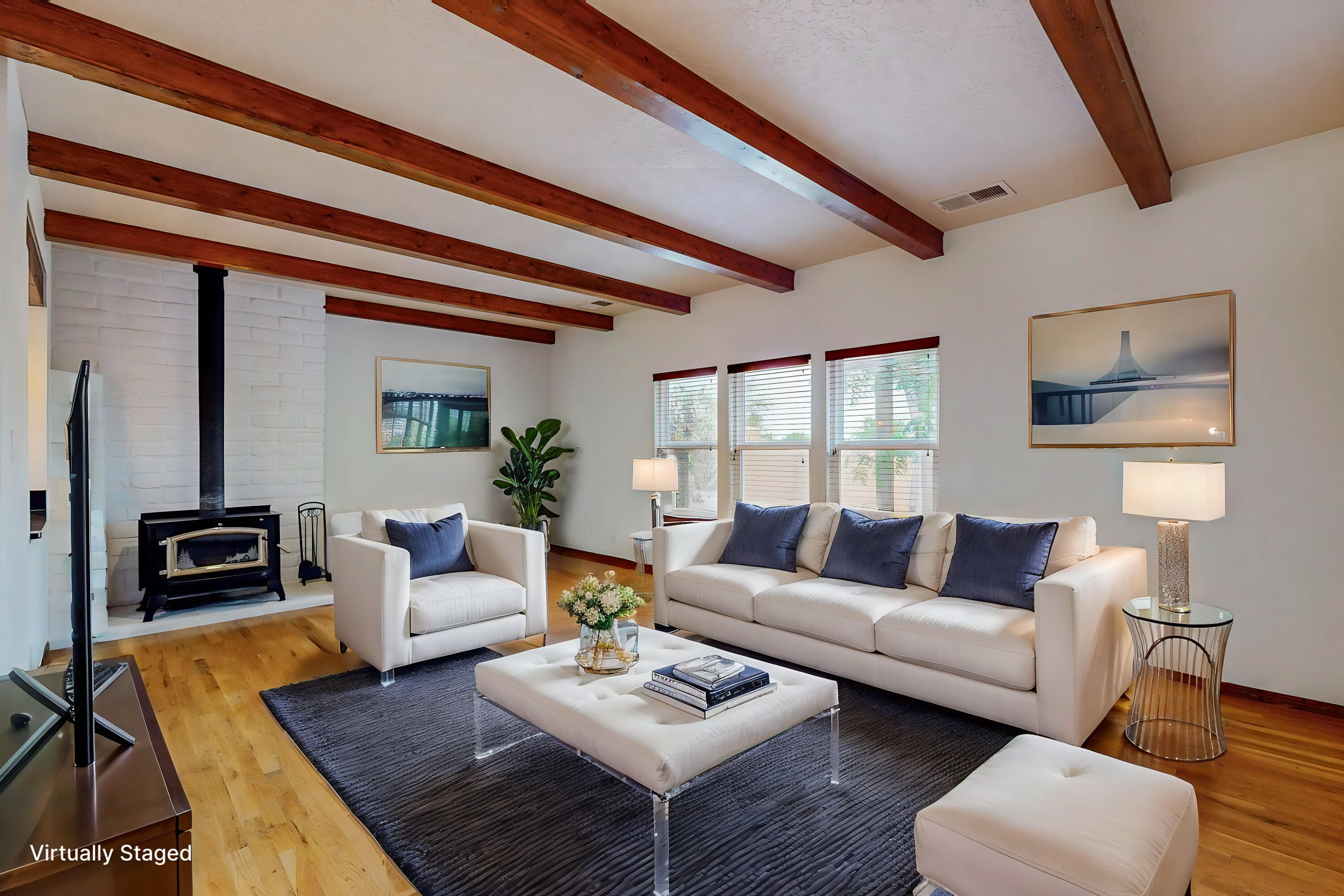 1039 W MEADOWLARK Lane