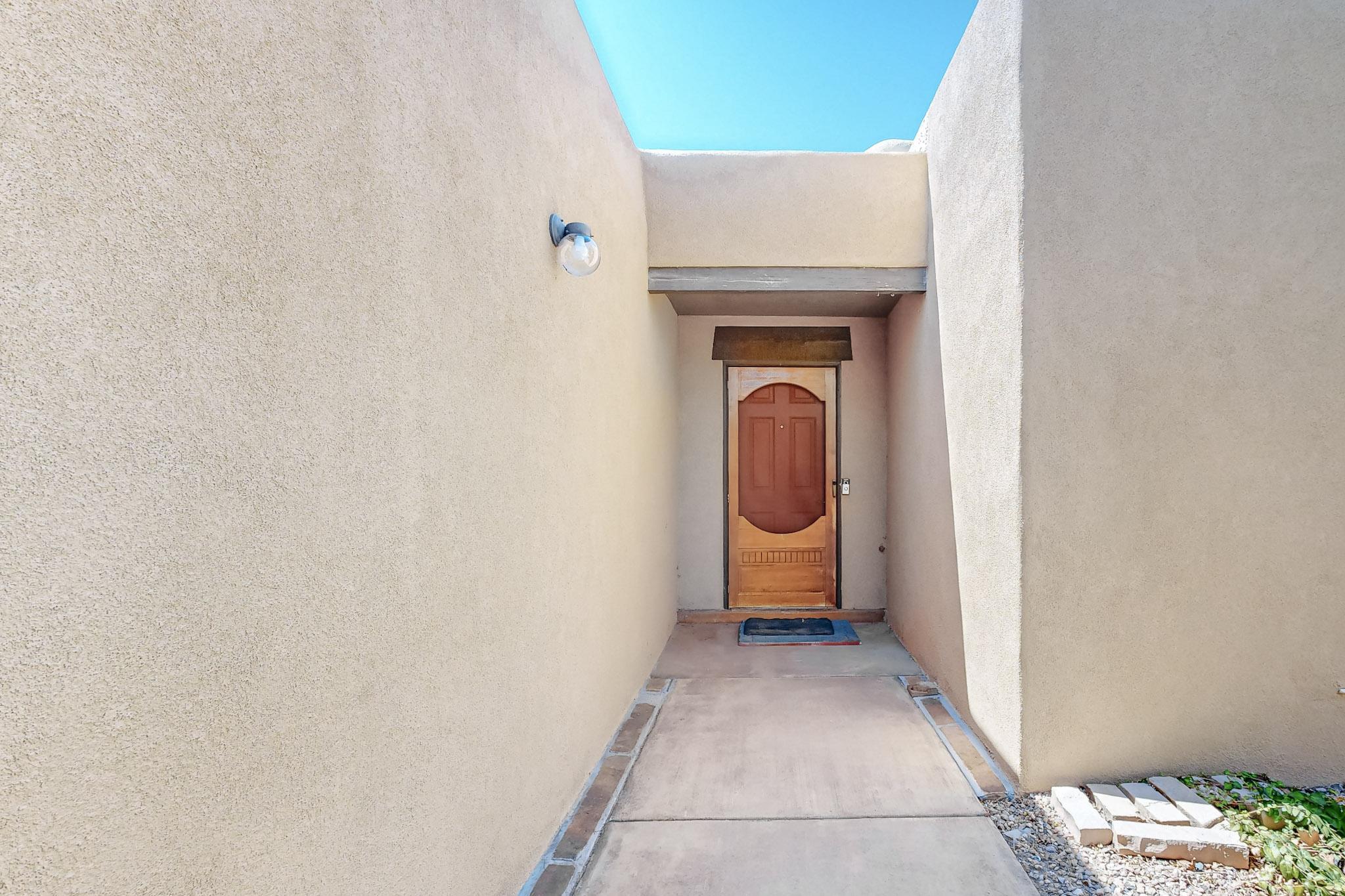 1039 W MEADOWLARK Lane