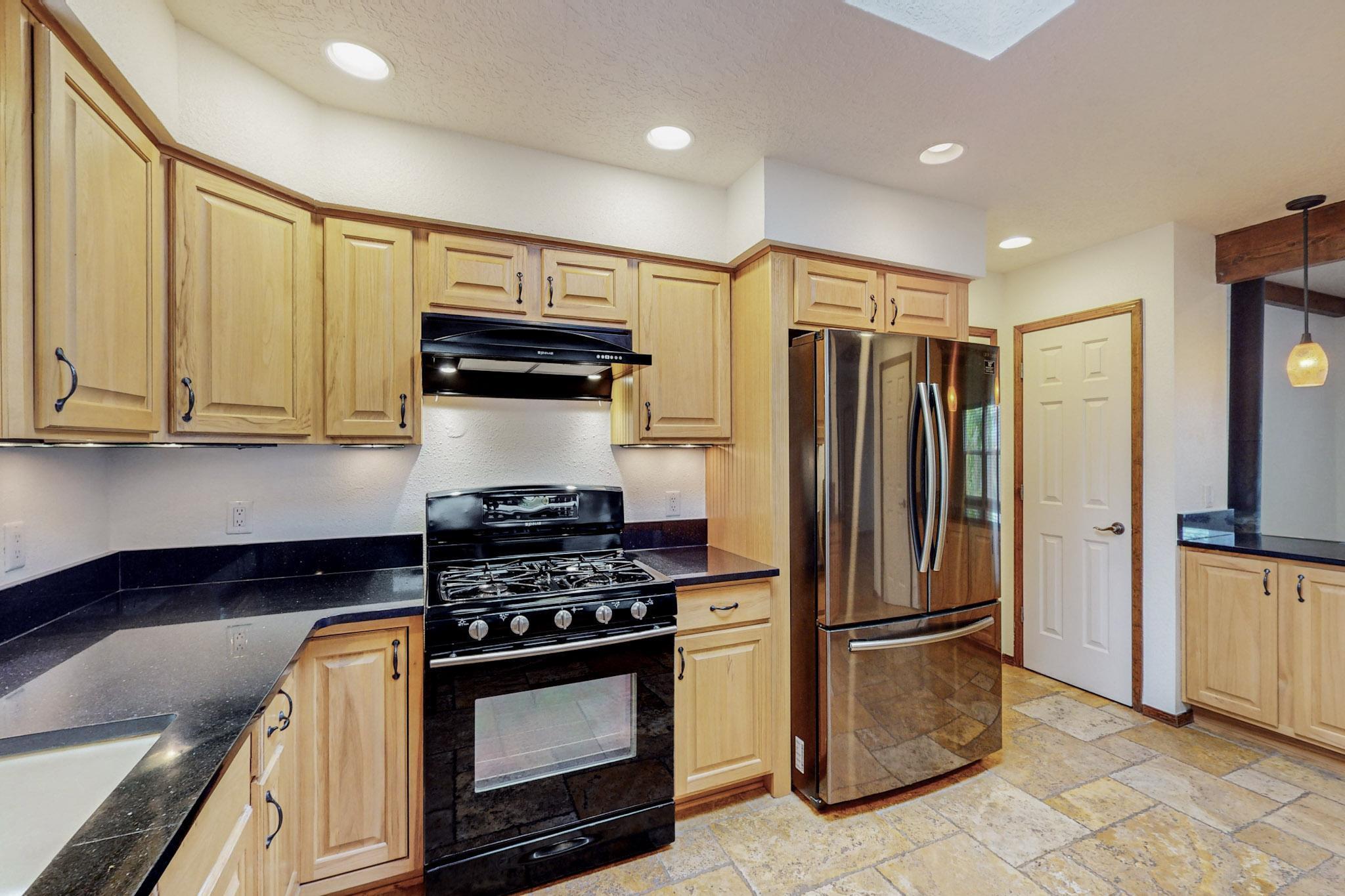 1039 W MEADOWLARK Lane