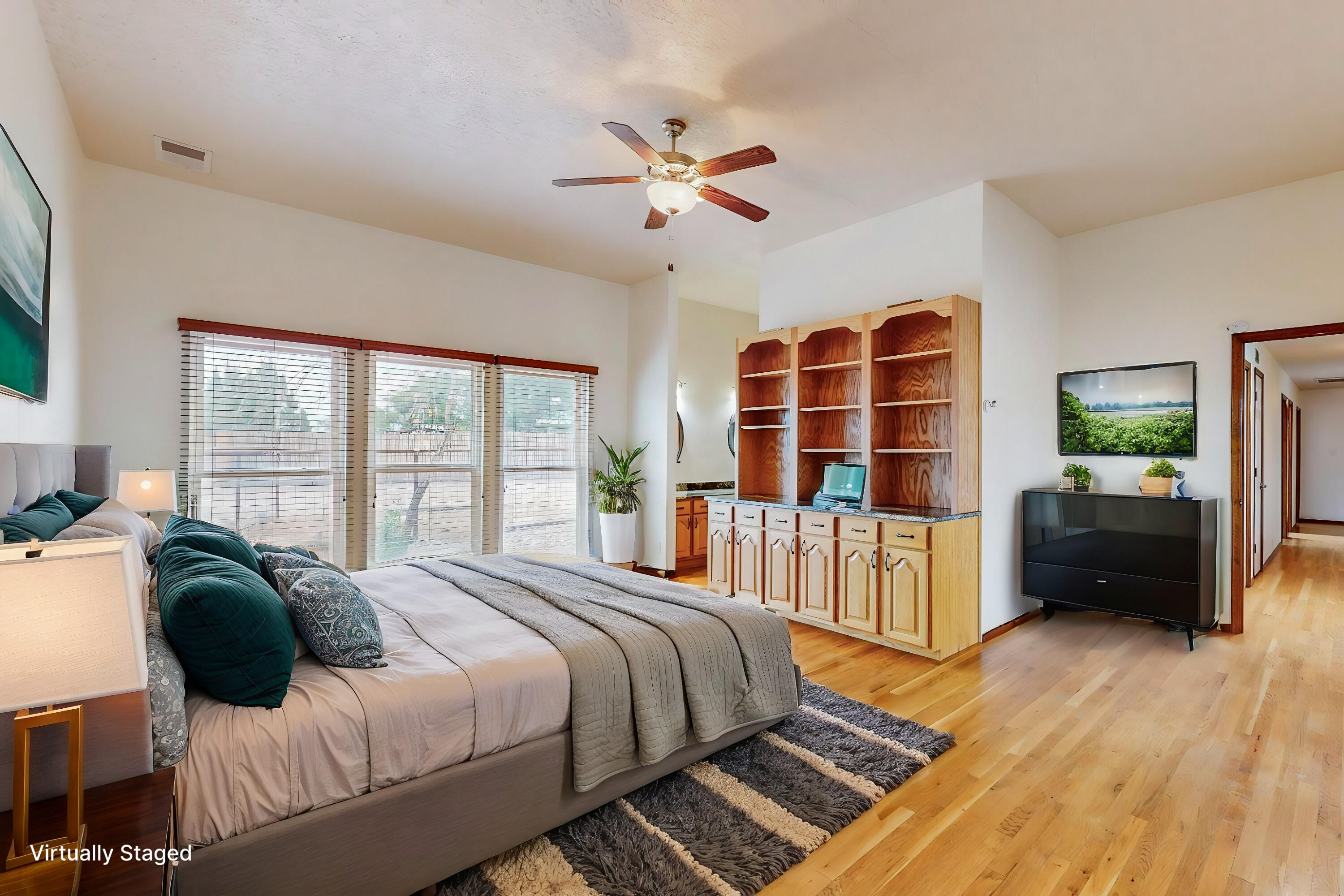 1039 W MEADOWLARK Lane