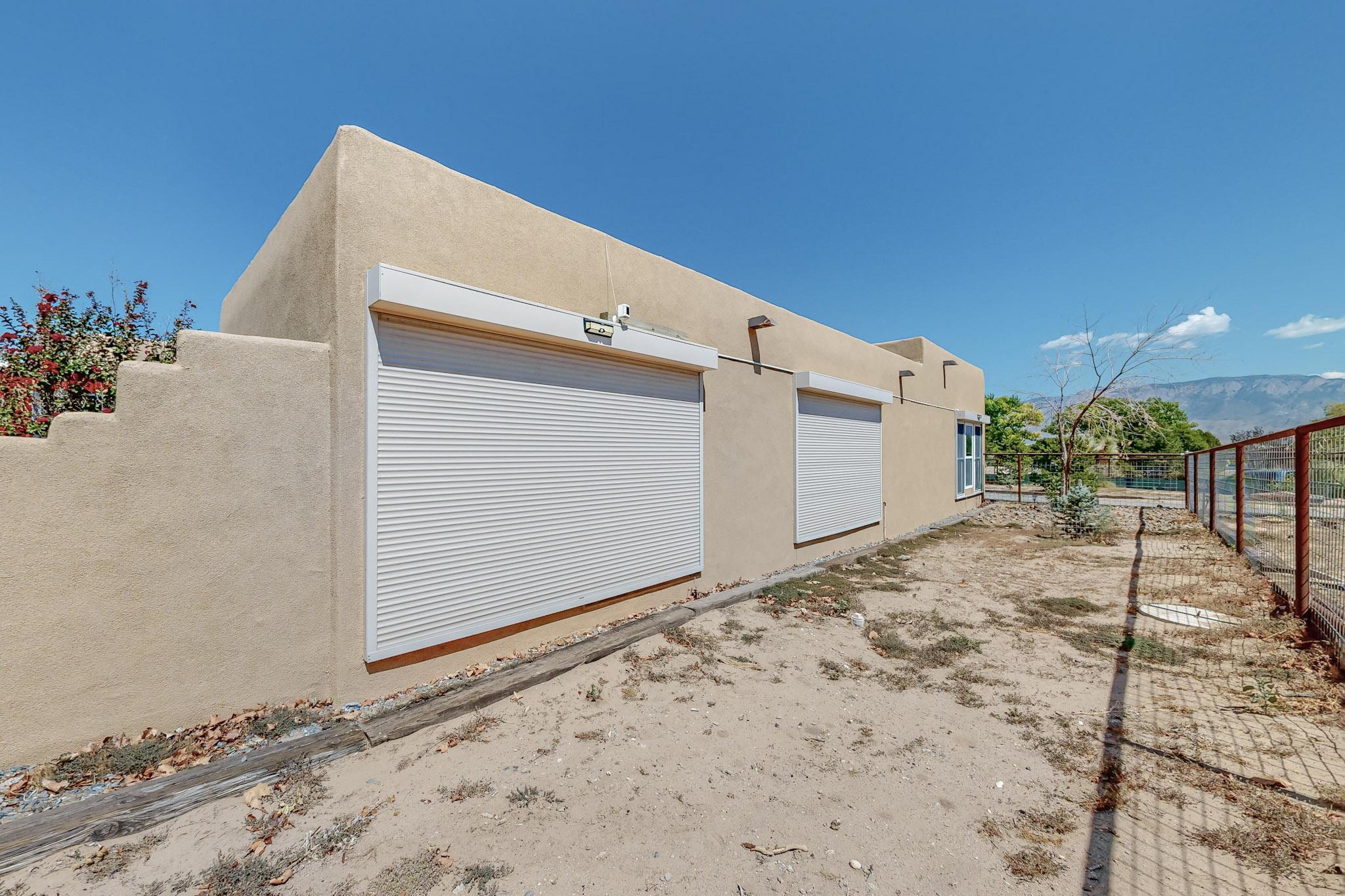 1039 W MEADOWLARK Lane