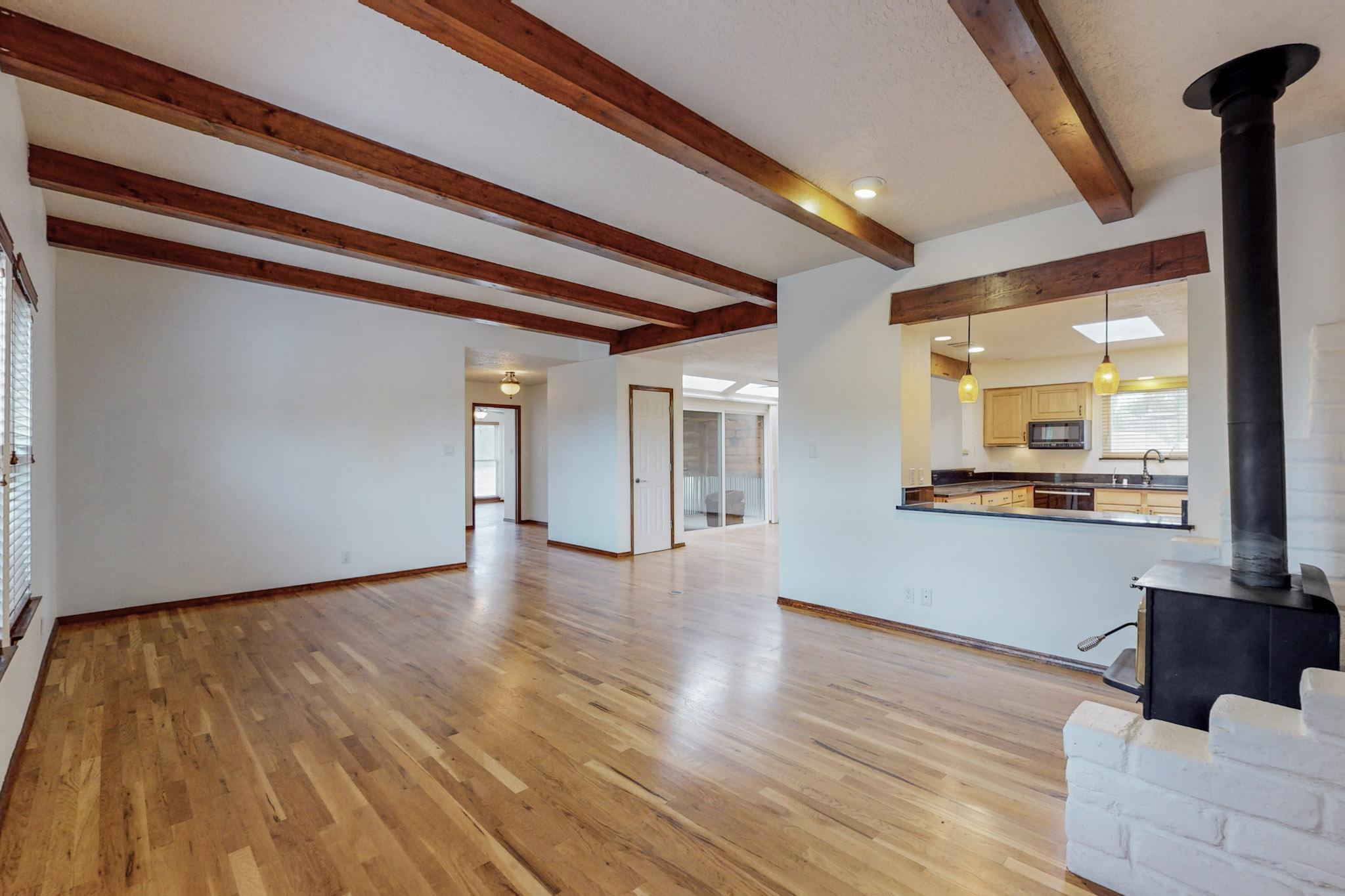 1039 W MEADOWLARK Lane