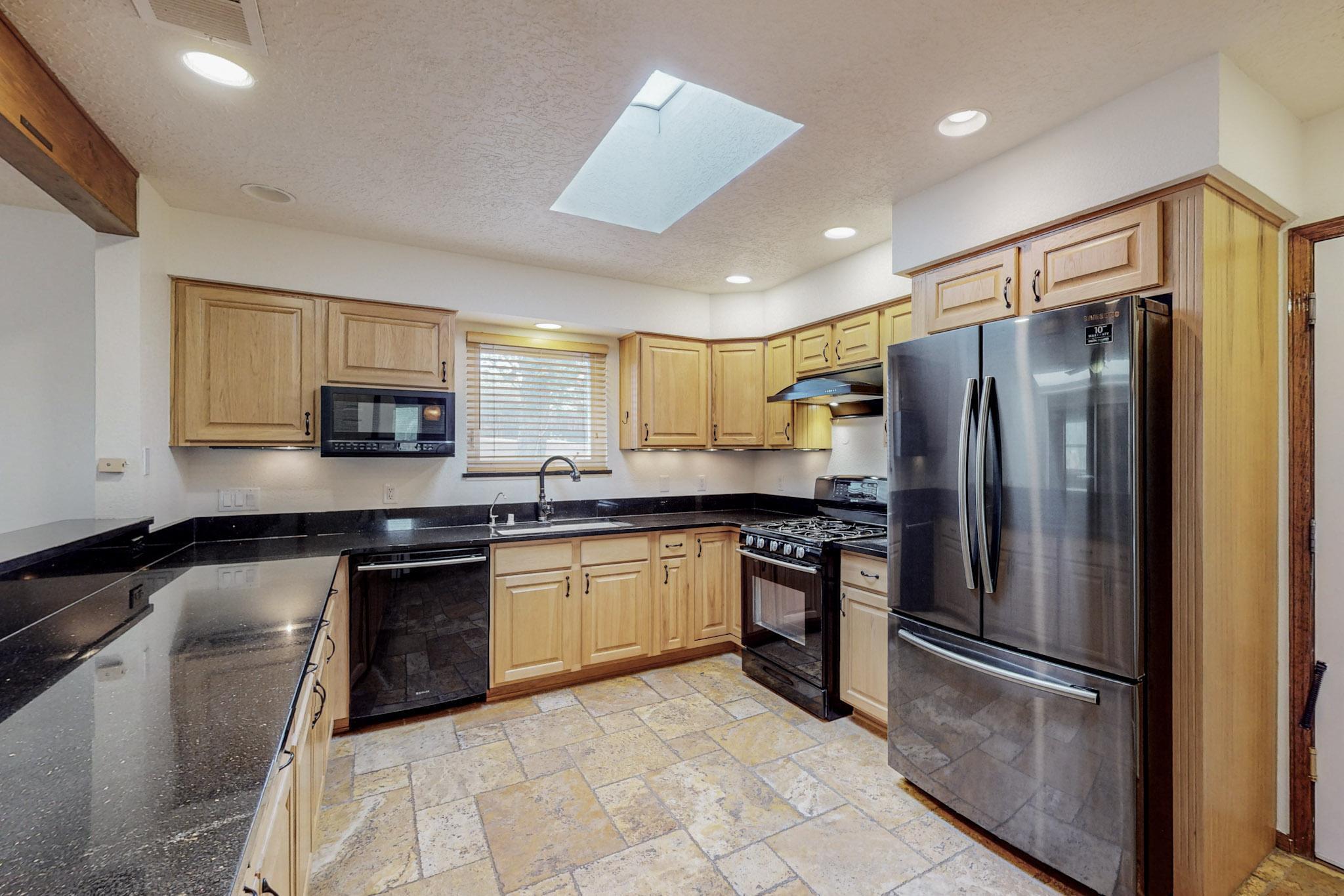 1039 W MEADOWLARK Lane