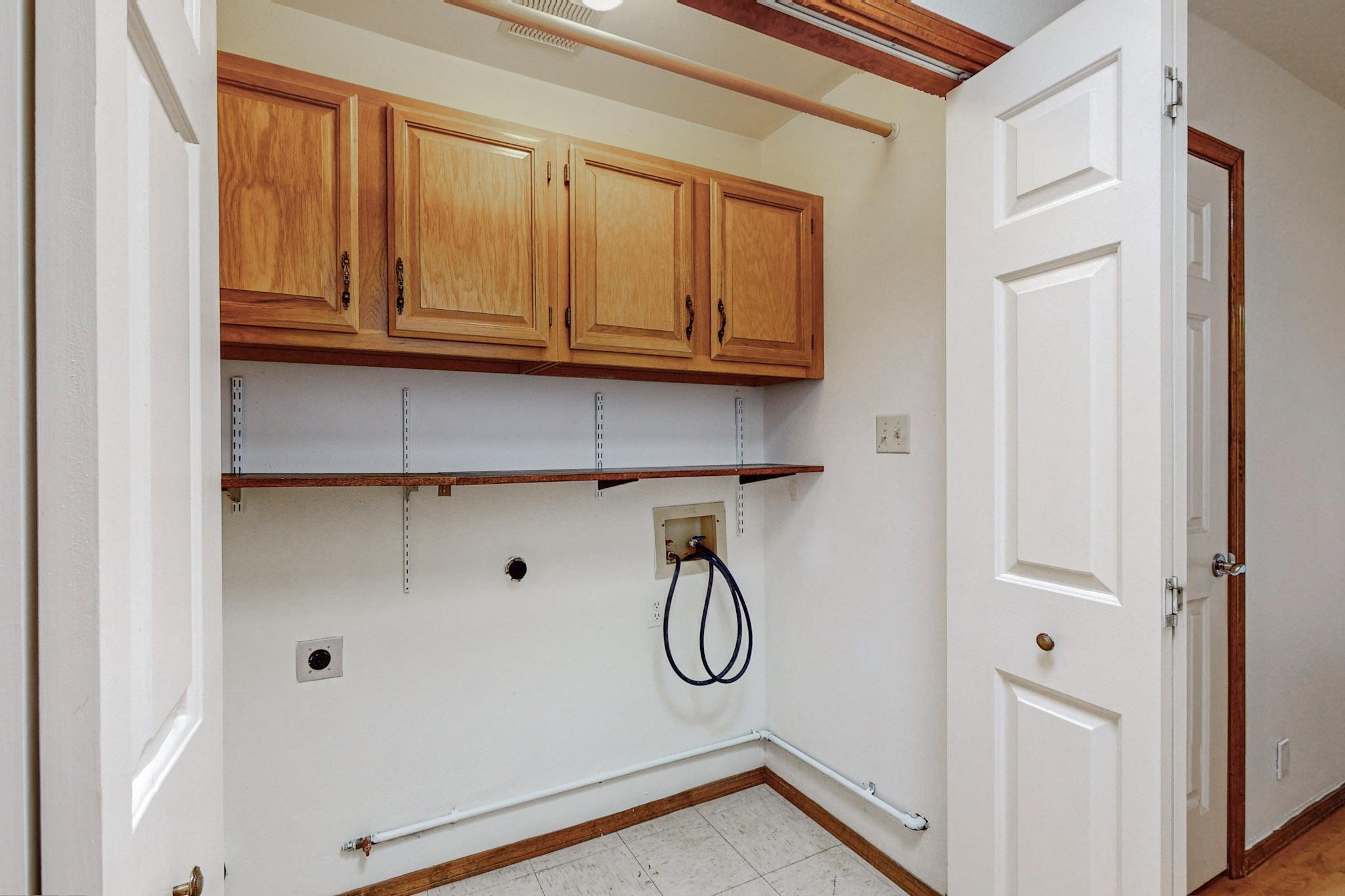 1039 W MEADOWLARK Lane