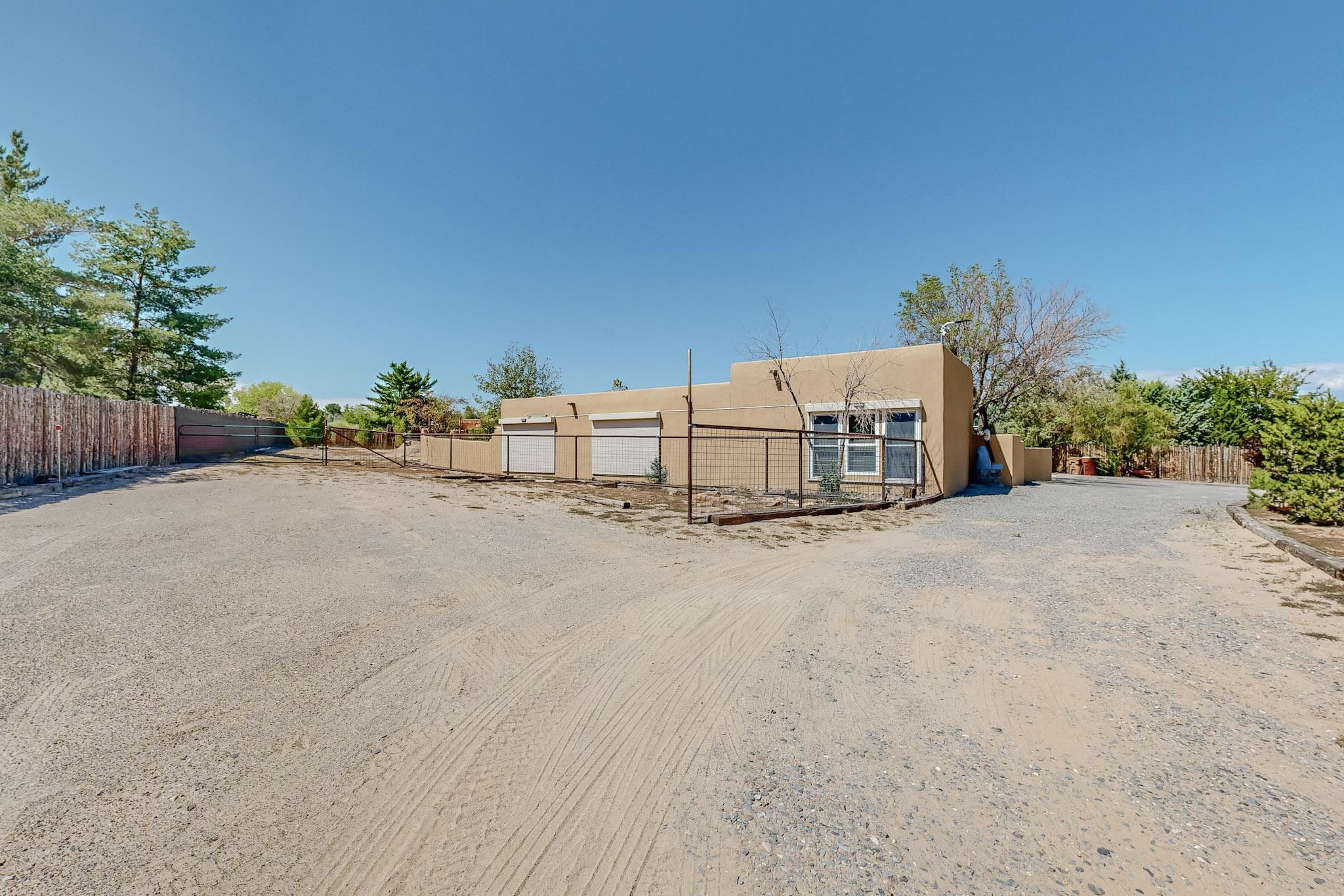 1039 W MEADOWLARK Lane