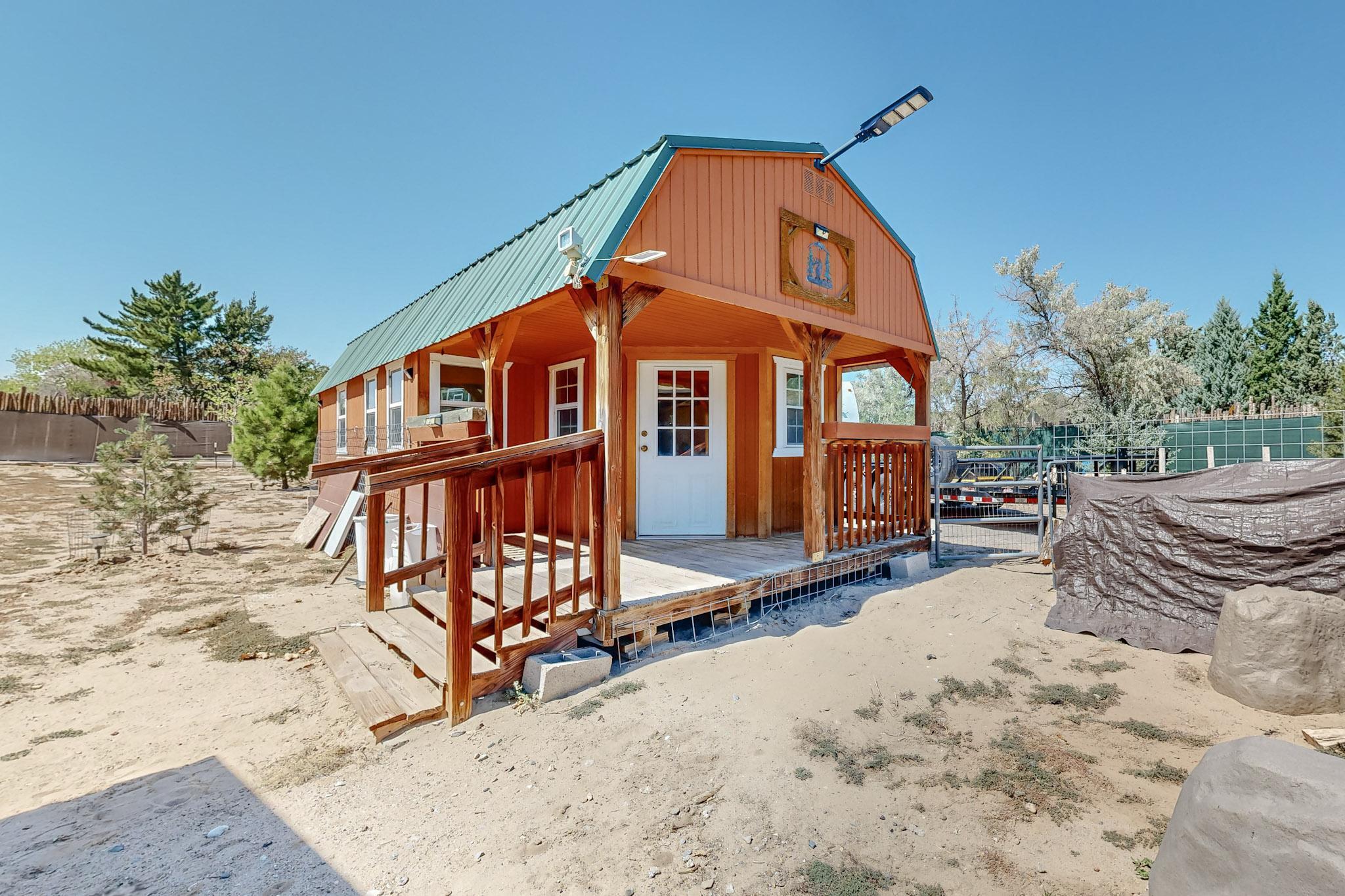 1039 W MEADOWLARK Lane