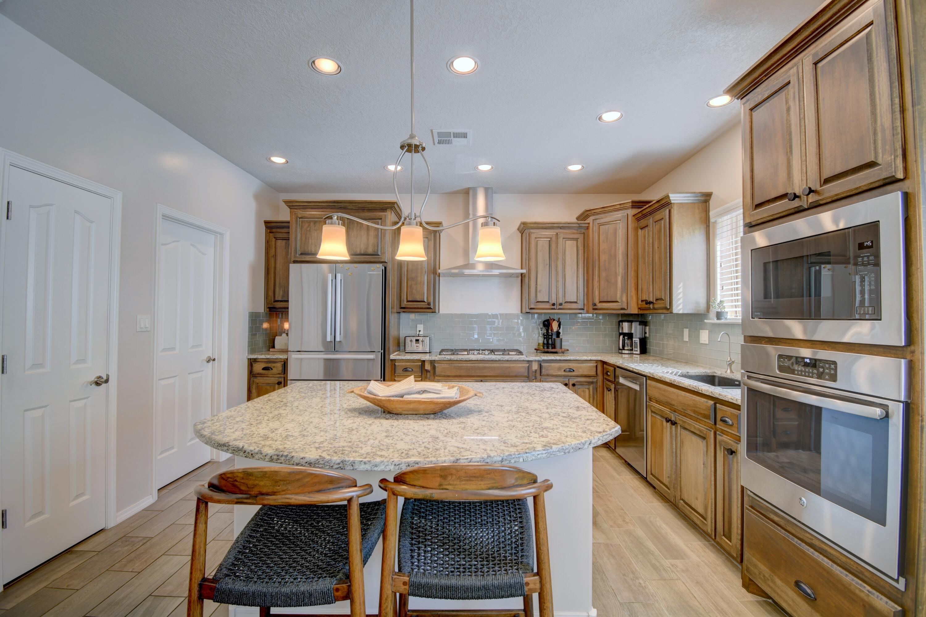 7321 DANA POINT Drive NE