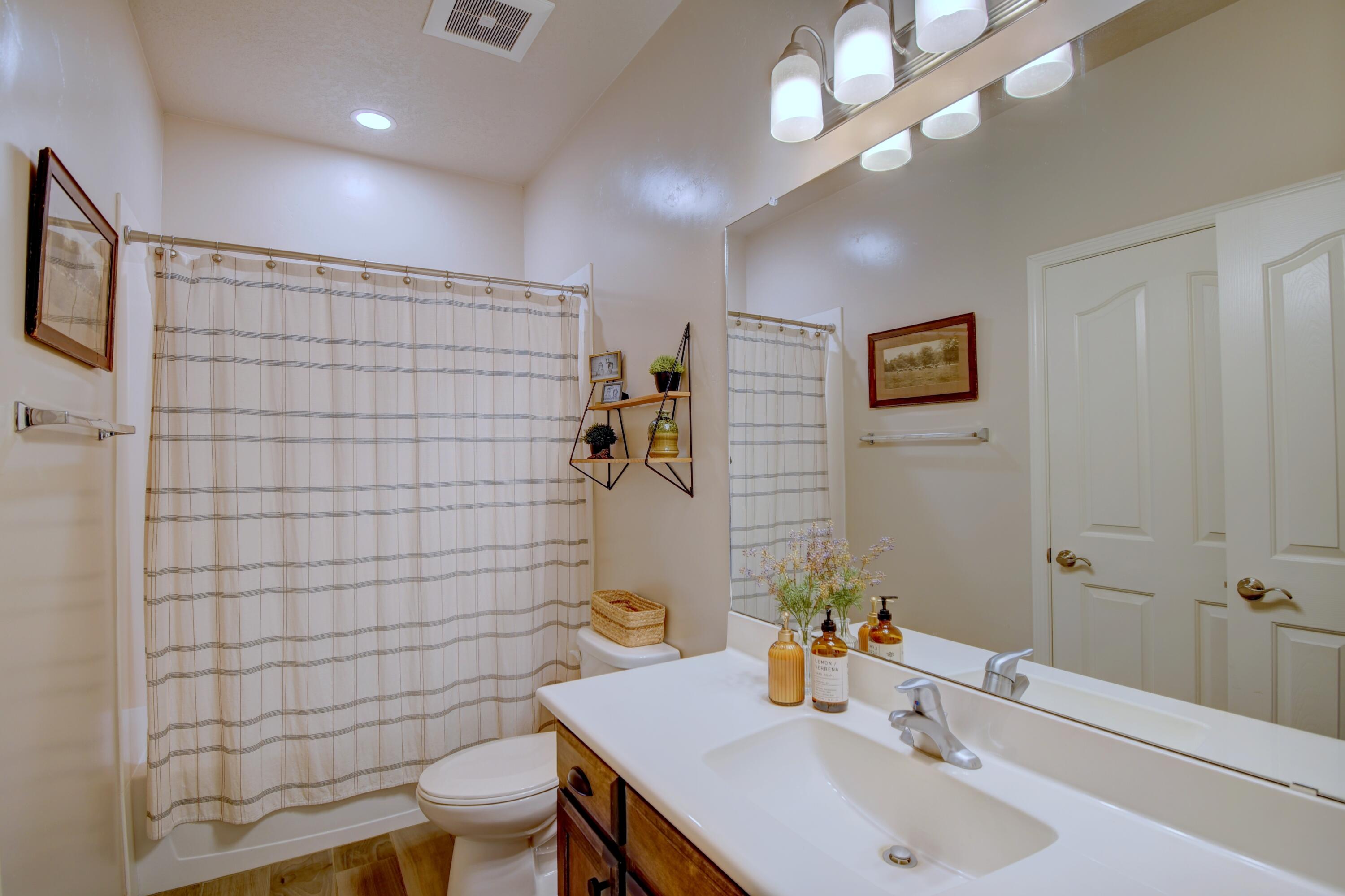 7321 DANA POINT Drive NE